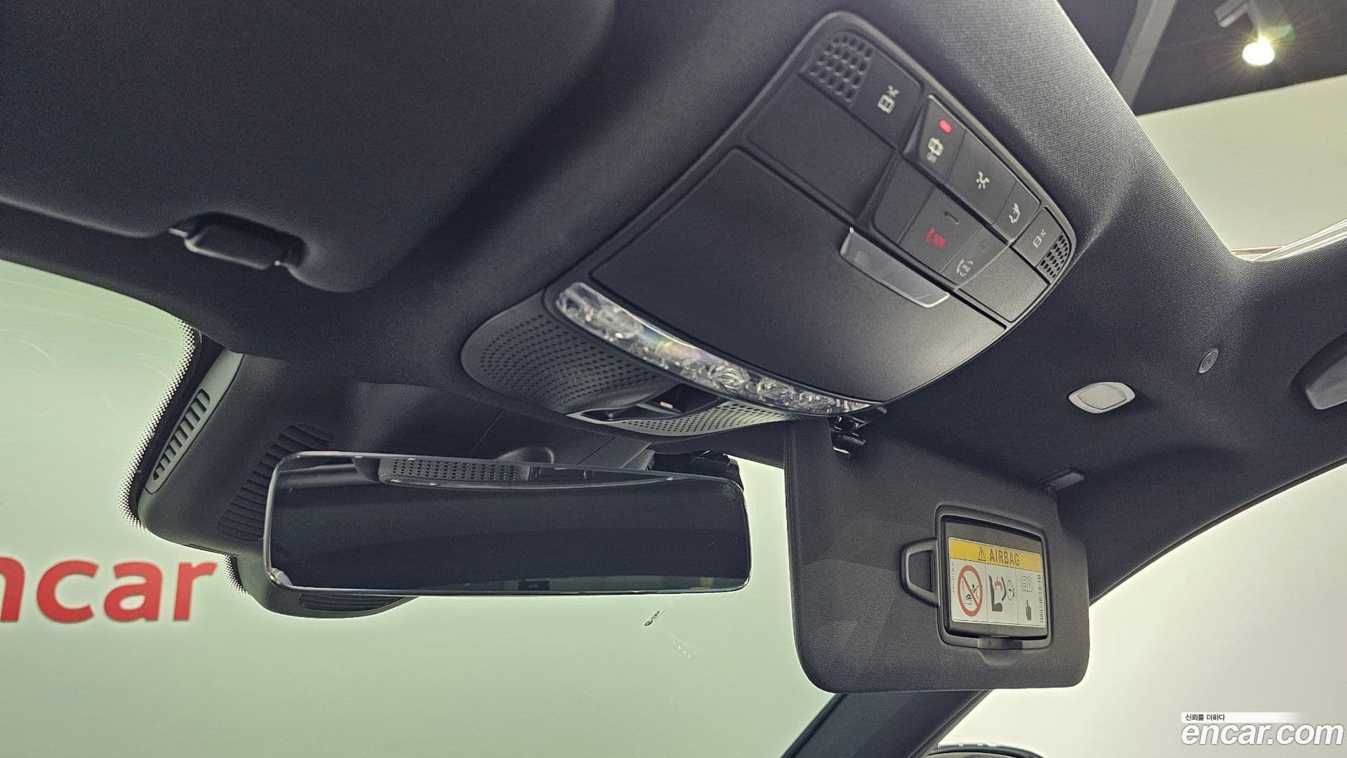 Main__Slider__Photo:E-Class Mercedes-Benz 2022.6-26