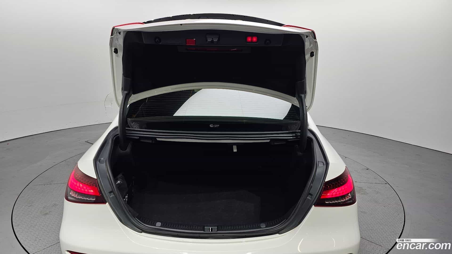 E-Class Mercedes-Benz 2022.6-OPTION-044