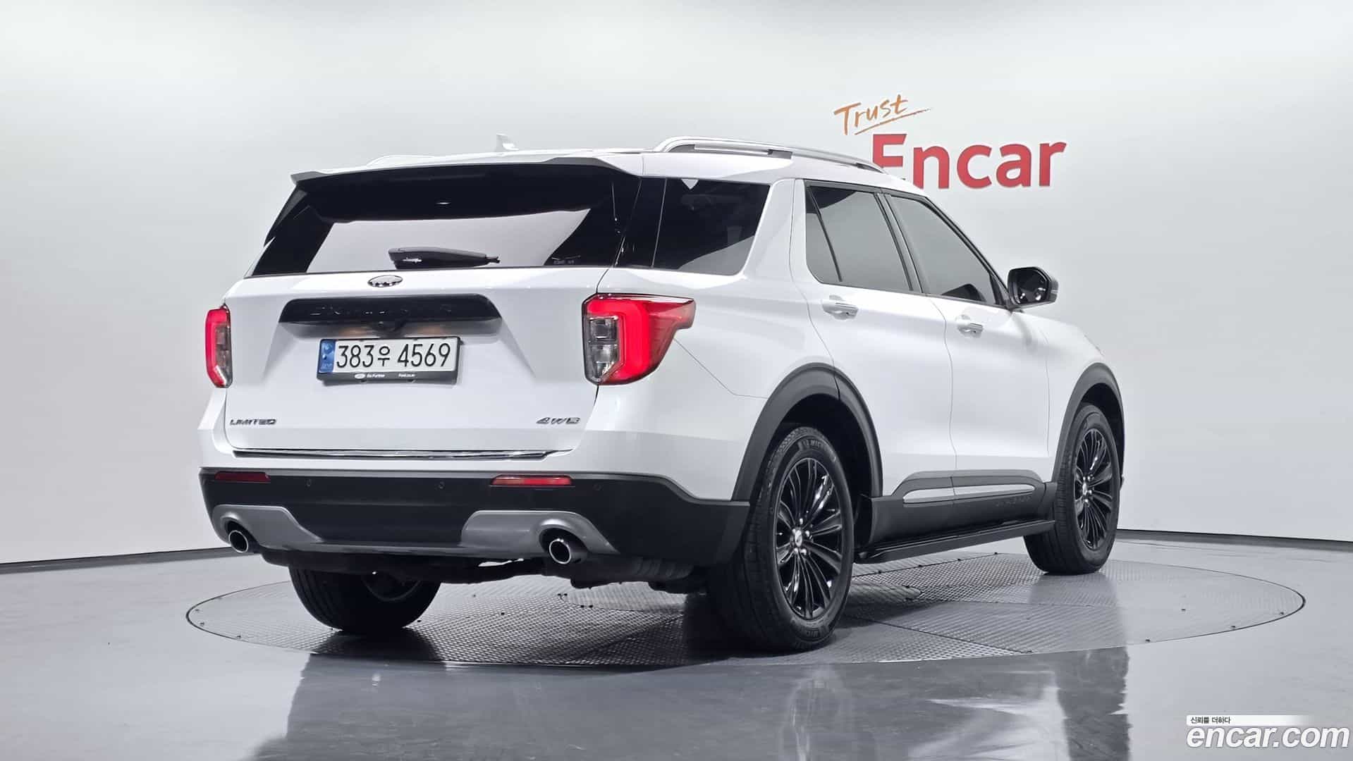 Explorer Ford 2021.11-OUTER-002