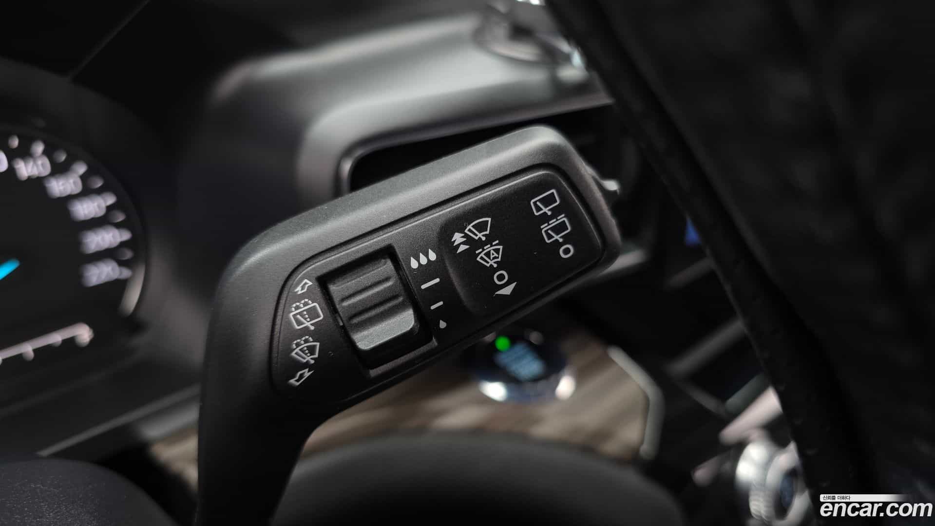 Explorer Ford 2021.11-OPTION-024
