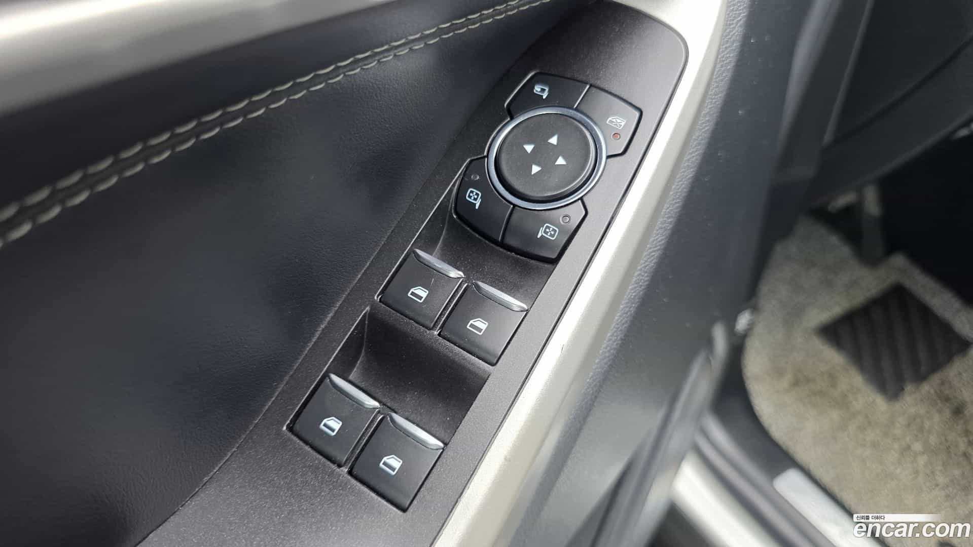 Explorer Ford 2021.11-OPTION-040