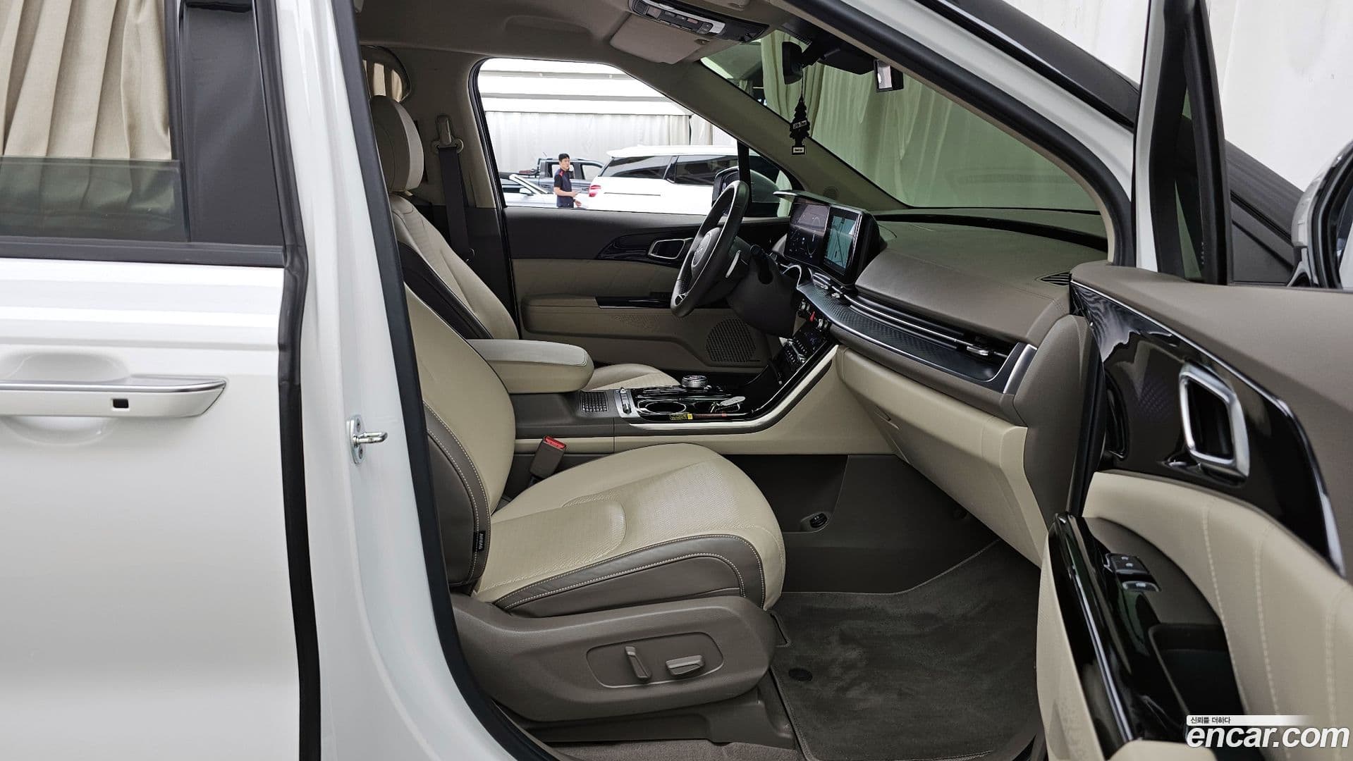 Main__Slider__Photo:Canival Kia 2022.9-10