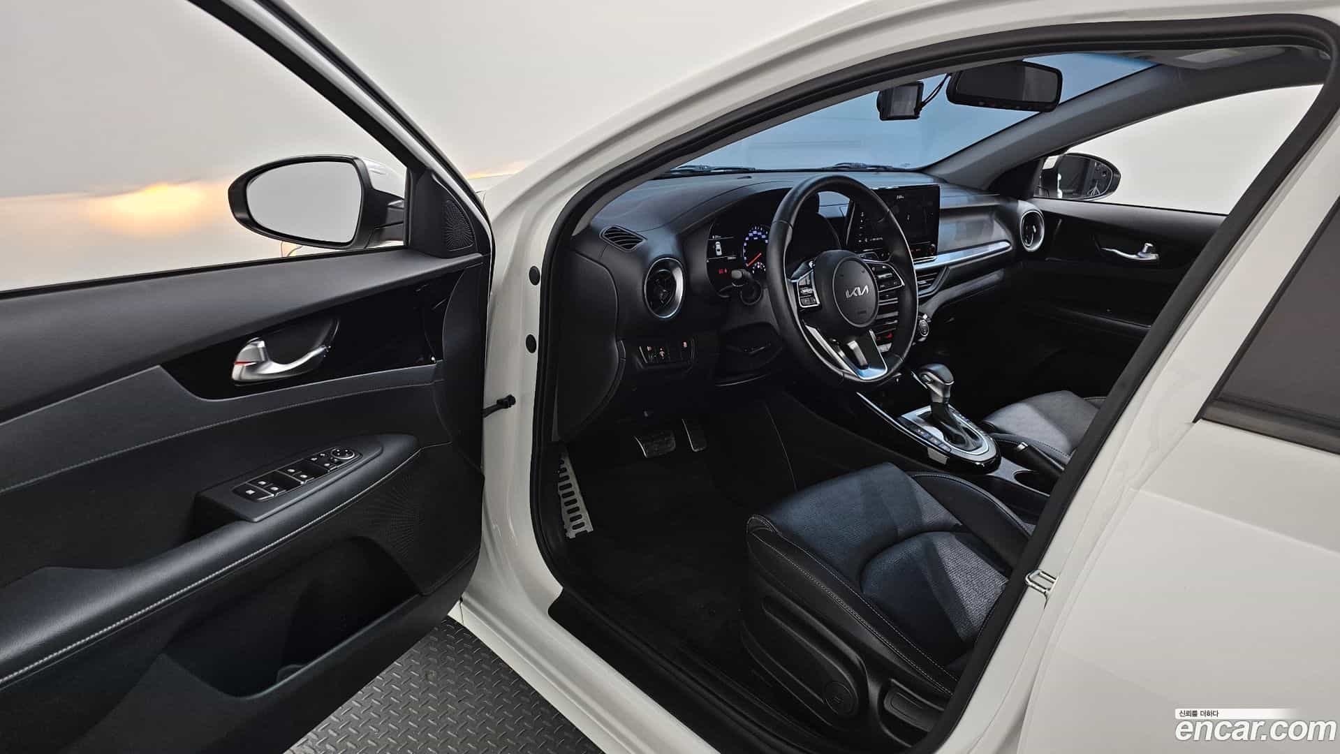 K3 Kia 2024.0-INNER-010