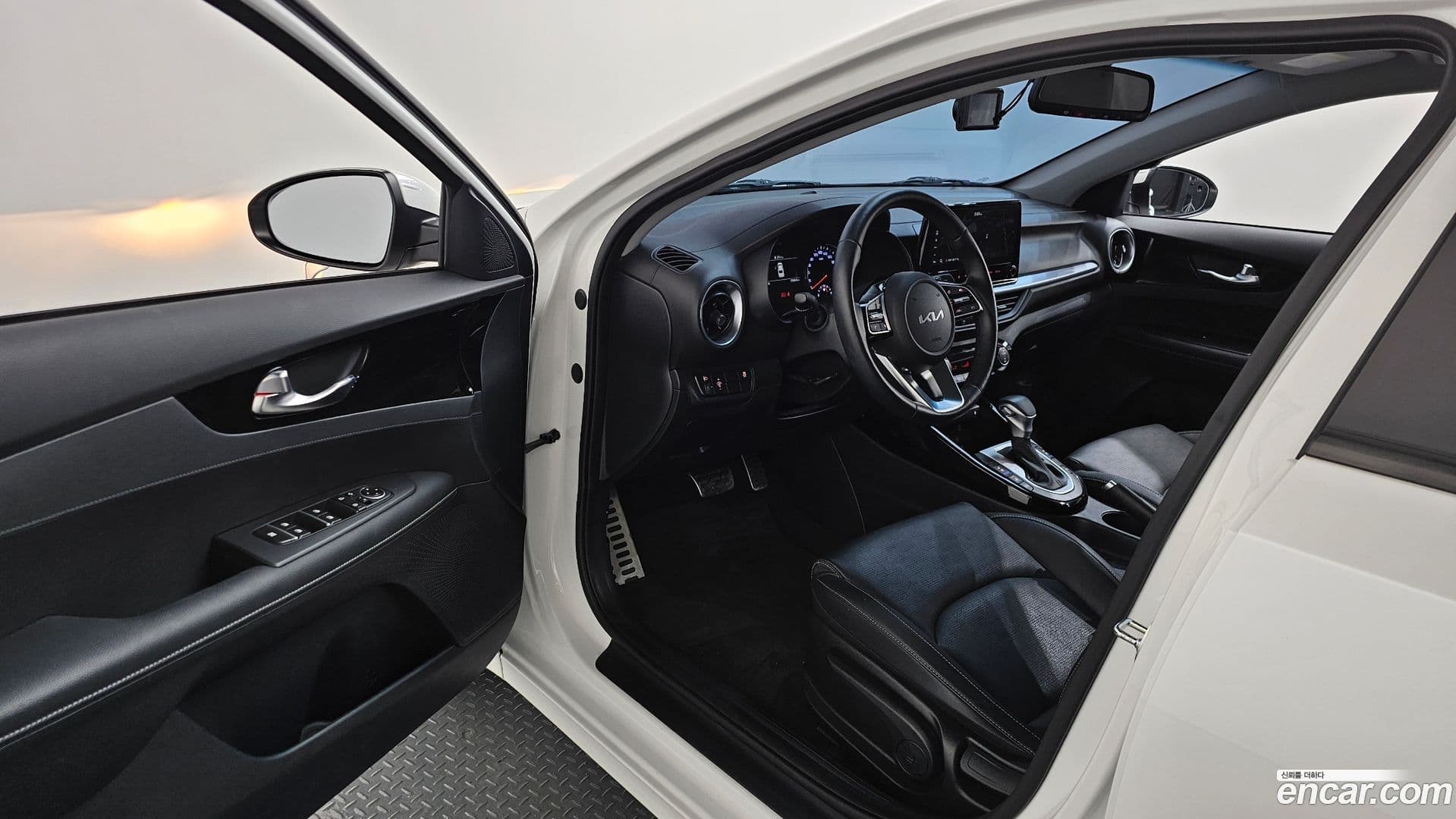 Main__Slider__Photo:K3 Kia 2024.0-9