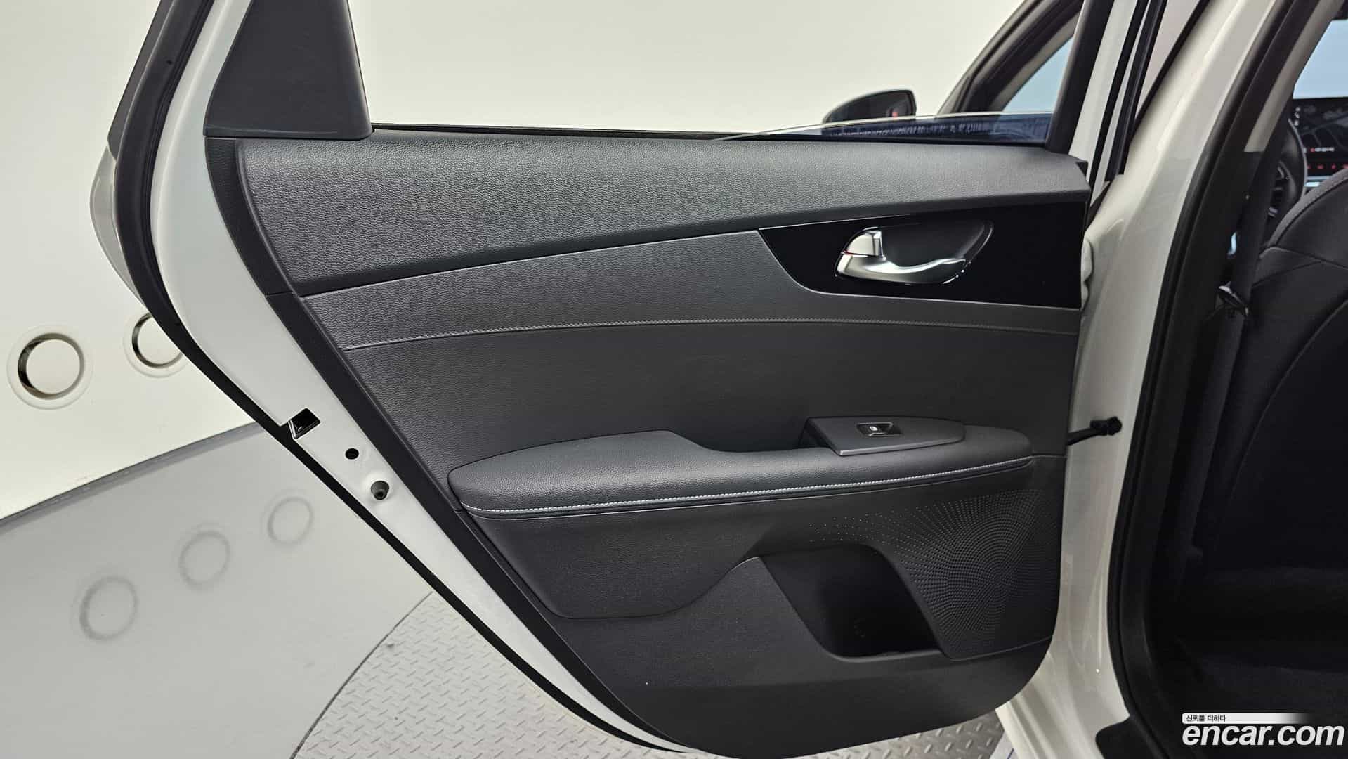 K3 Kia 2024.0-INNER-035