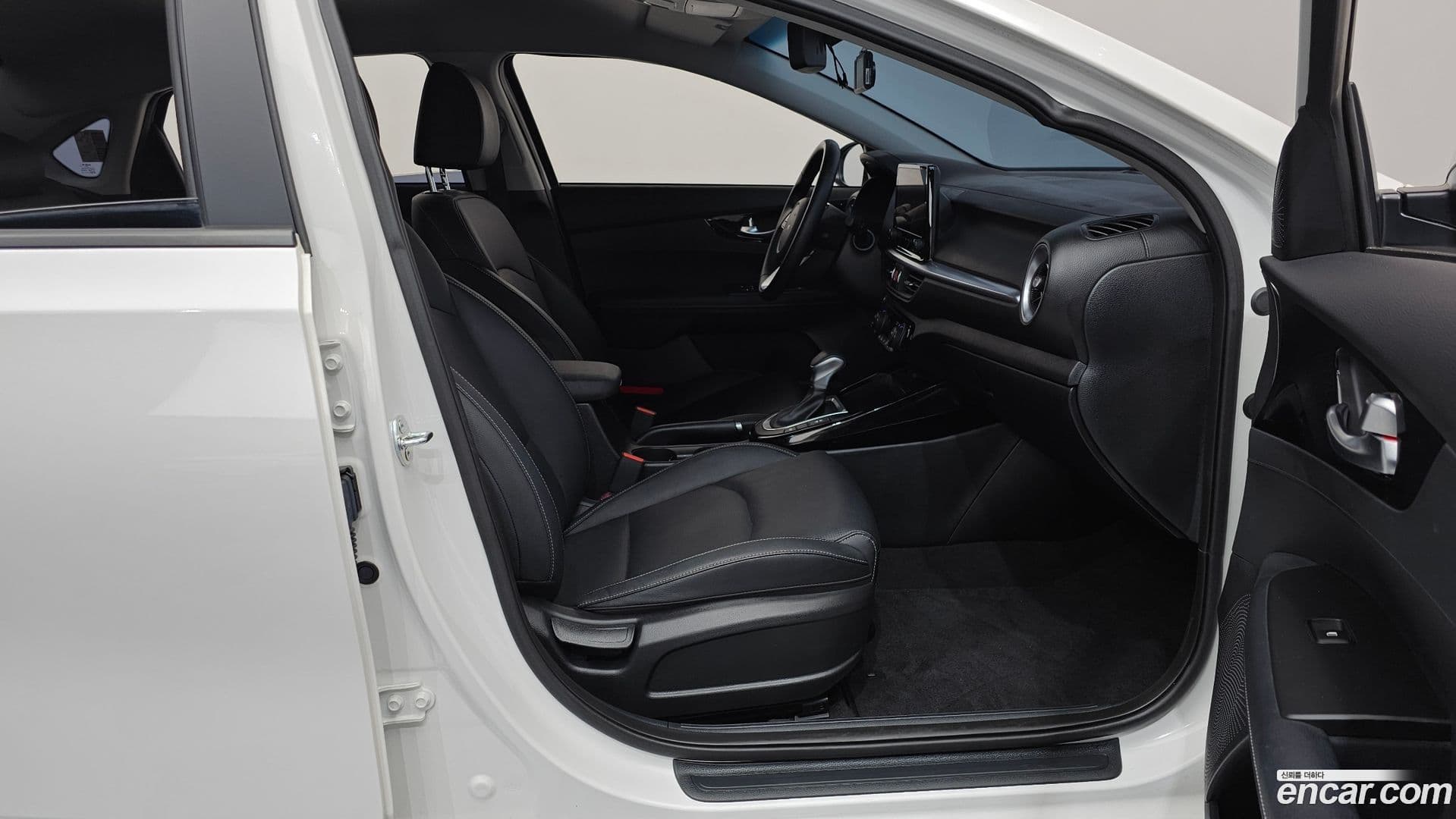 Main__Slider__Photo:K3 Kia 2024.0-26