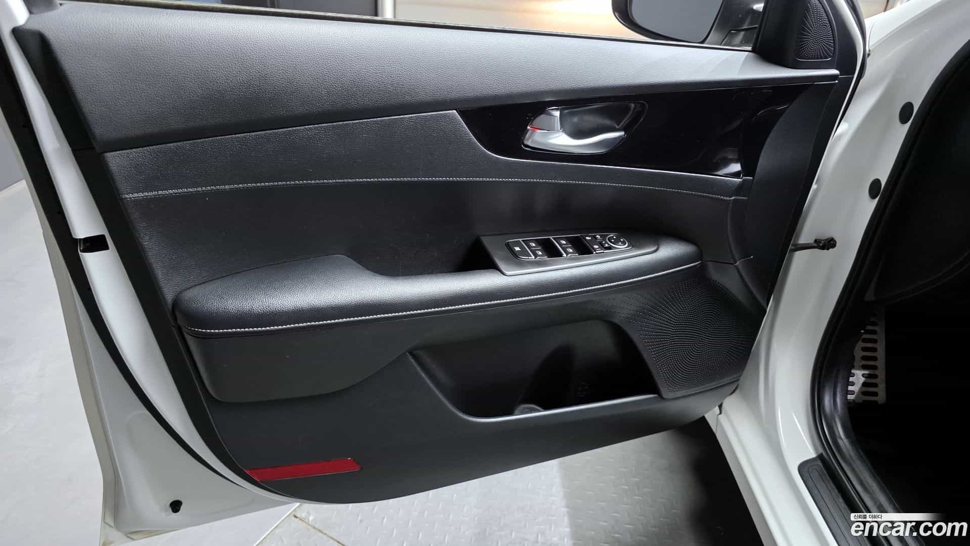 K3 Kia 2024.0-INNER-034