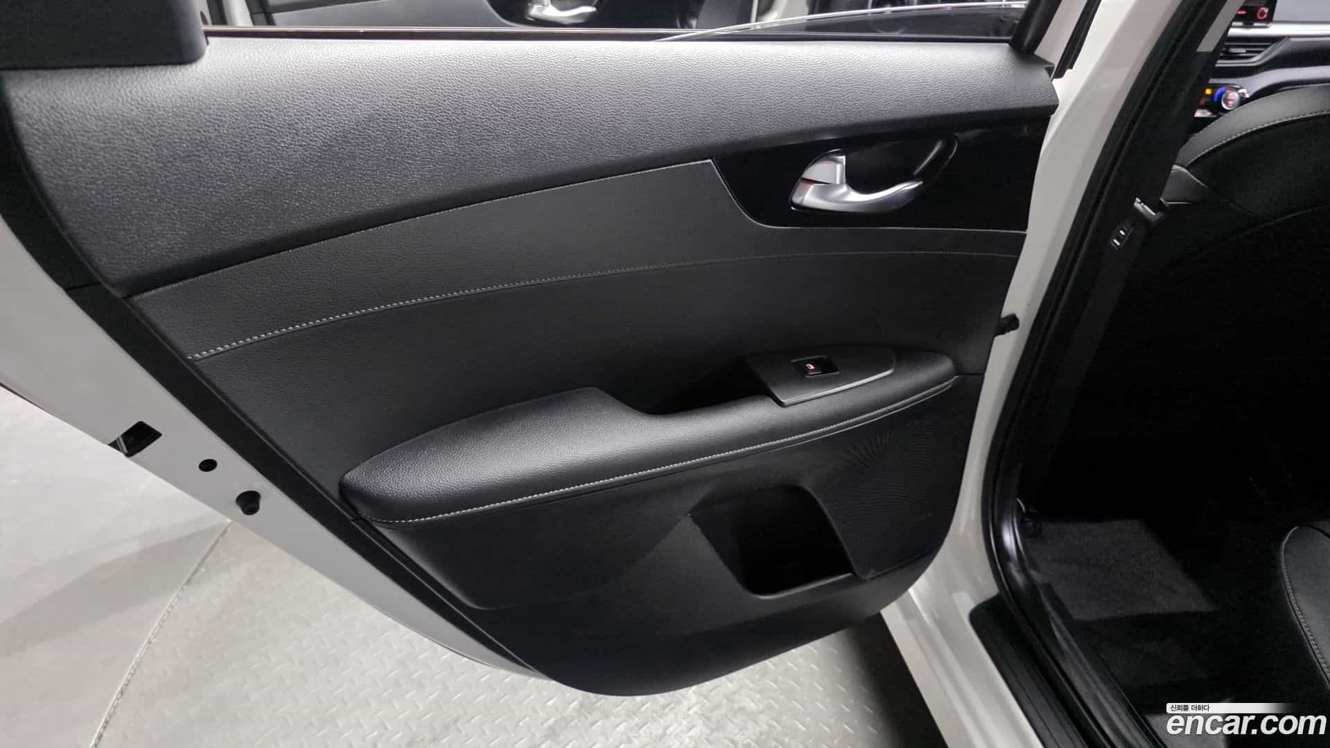 K3 Kia 2024.0-INNER-035