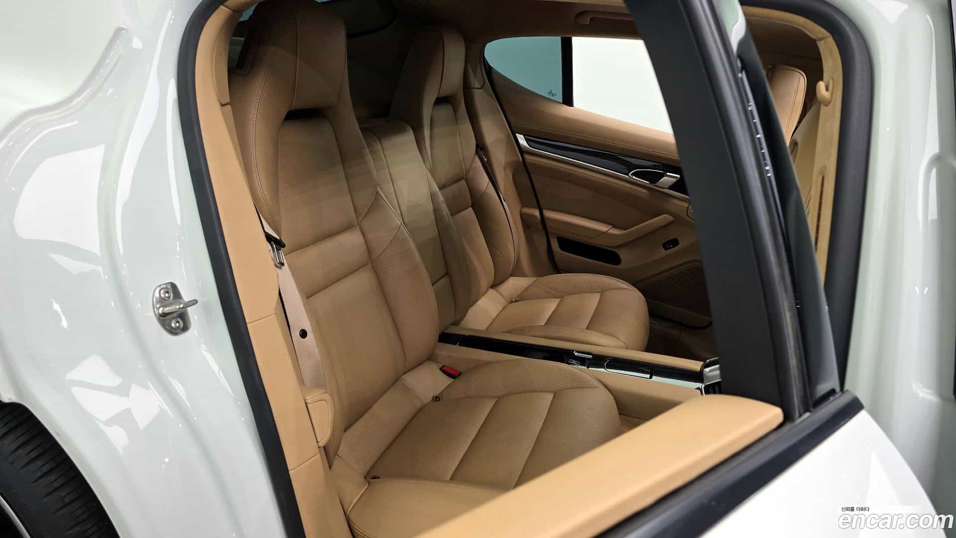 Panamera Porsche 2013.2-OPTION-016