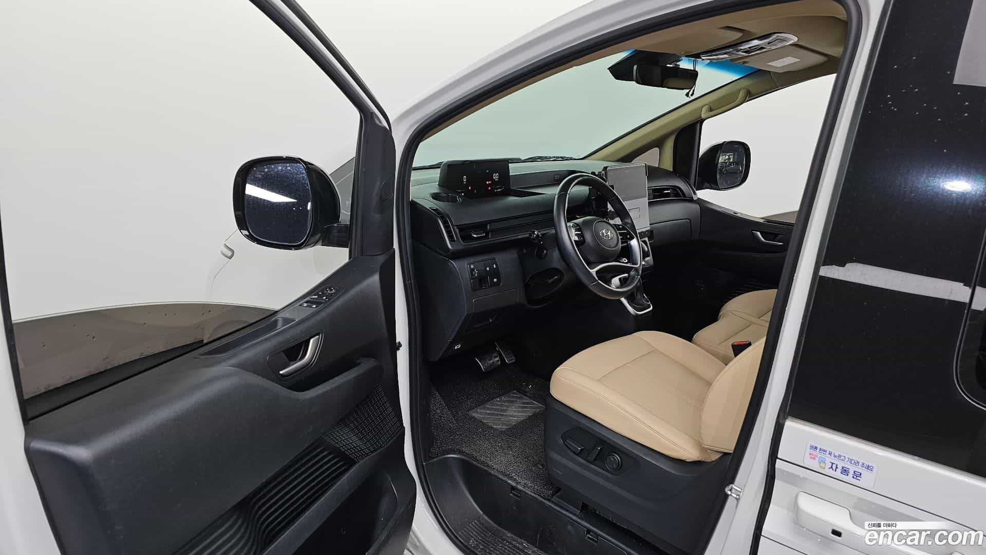 Staria Hyundai 2024.0-INNER-010