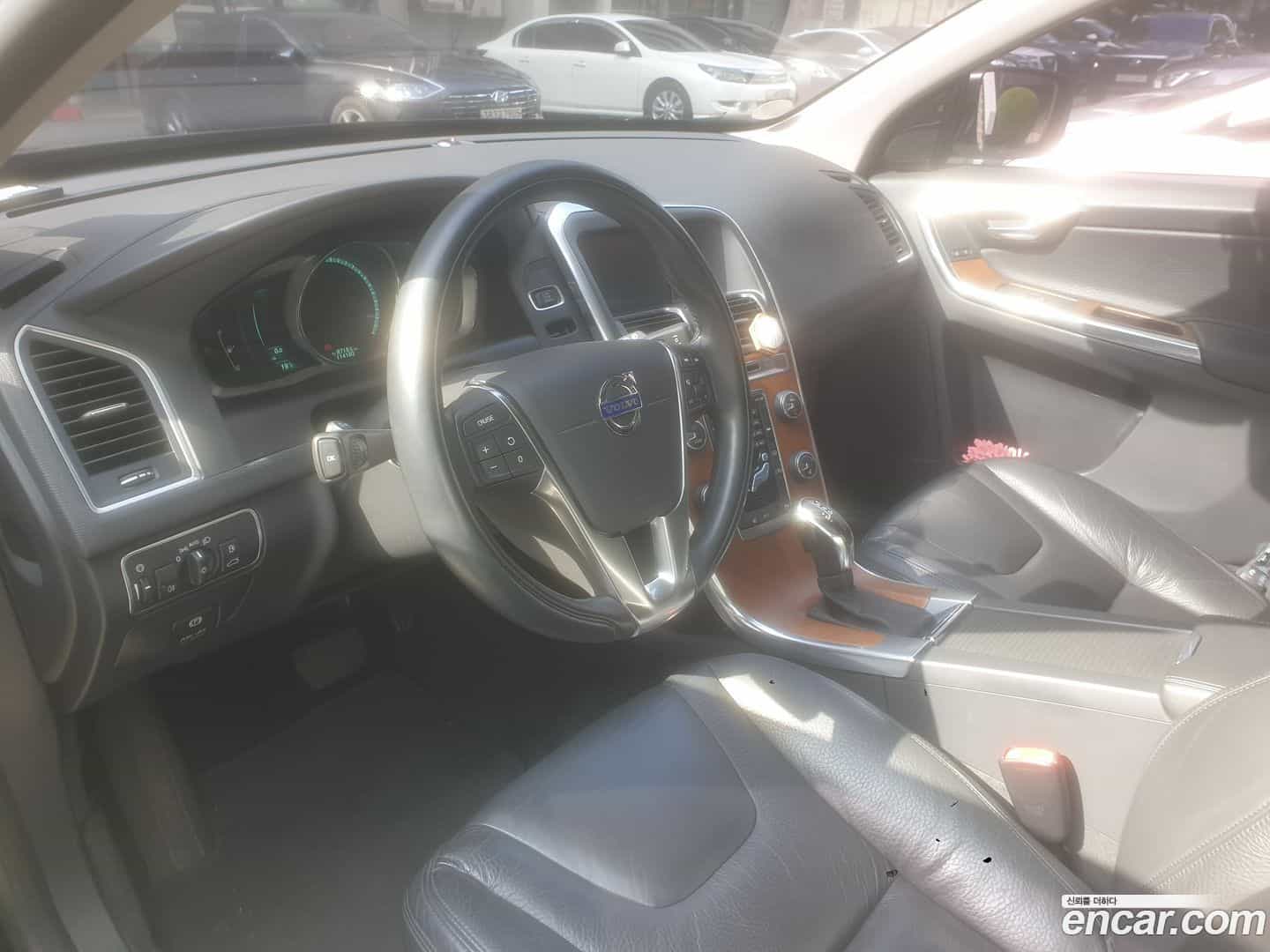 XC60 Volvo 2013.11-OUTER-001