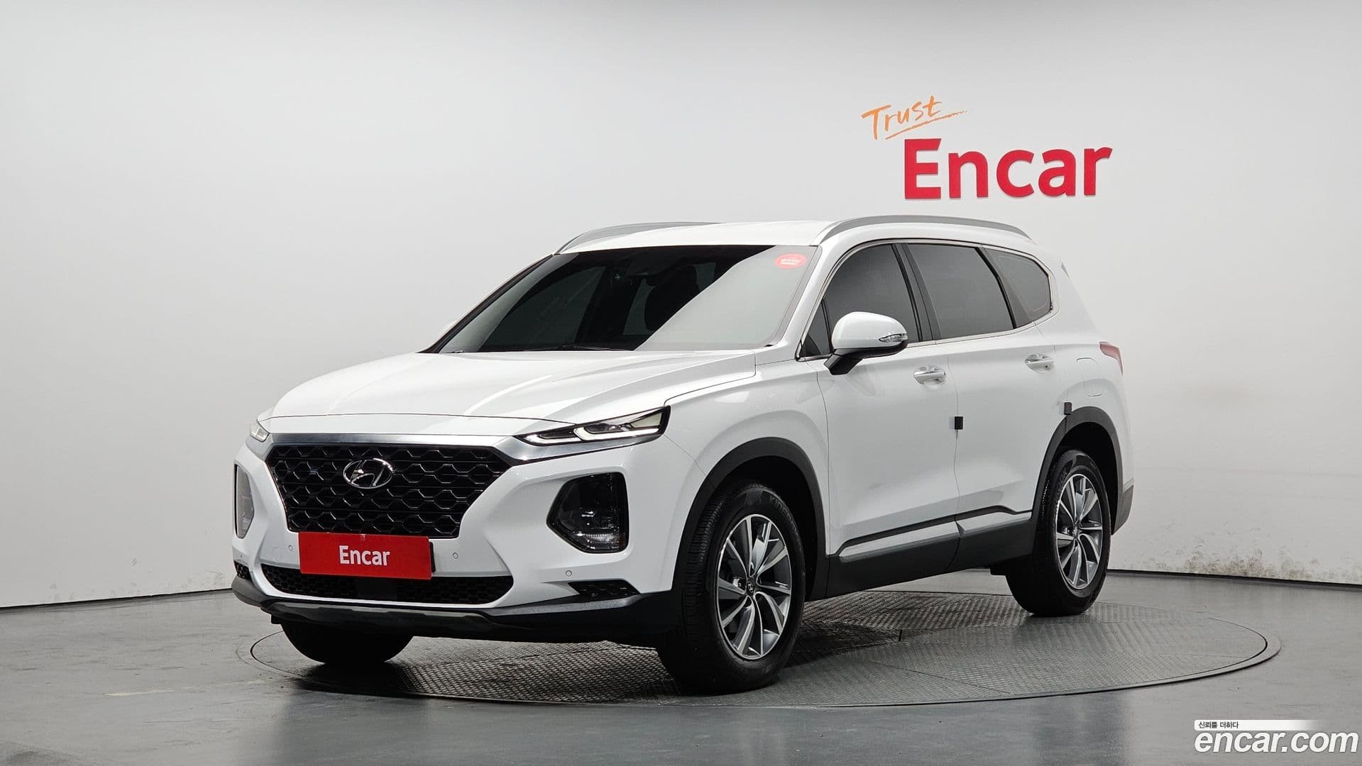 Main__Slider__Photo:Santafe Hyundai 2020.1-0