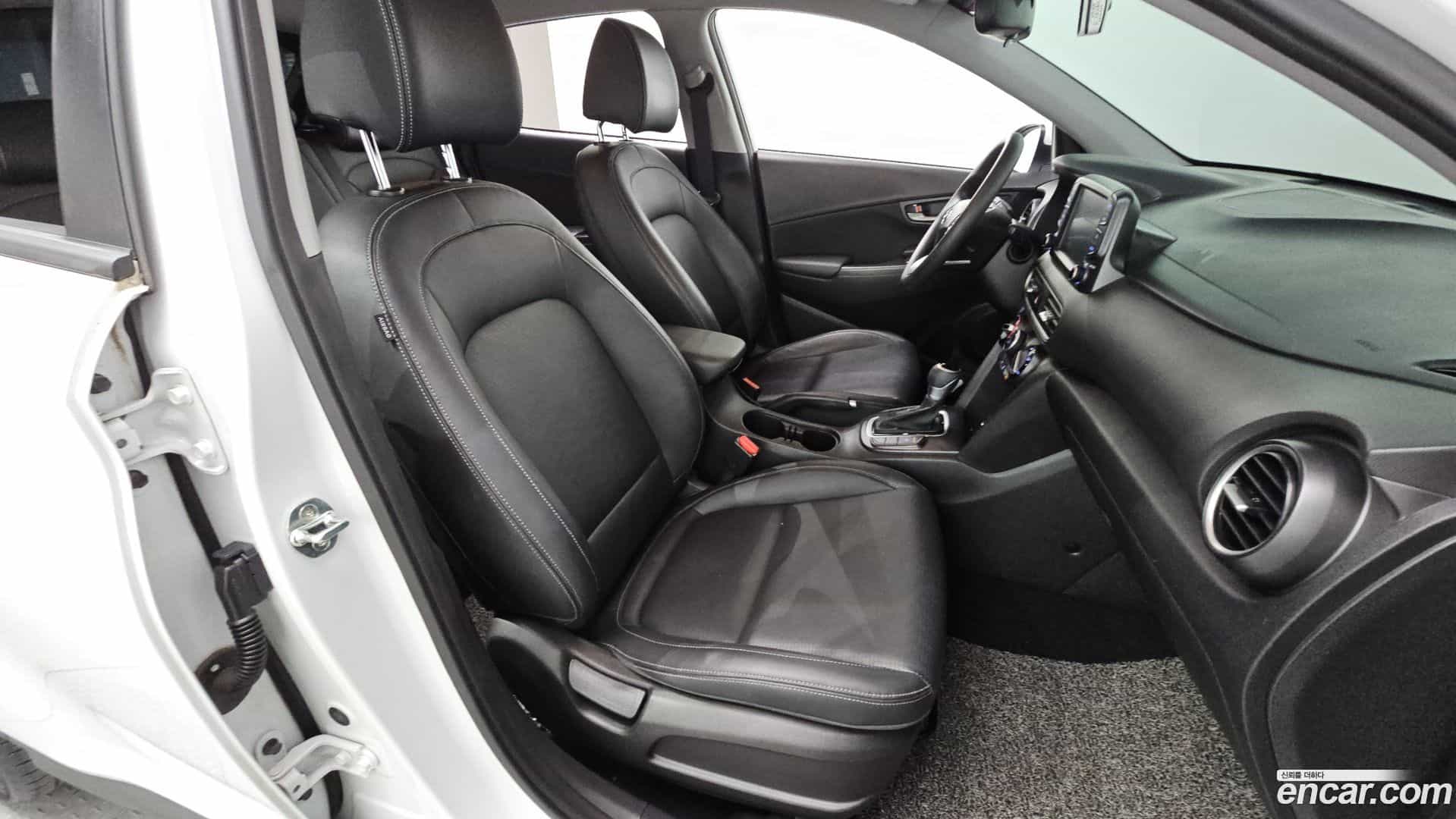 Kona Hyundai 2018.9-INNER-036