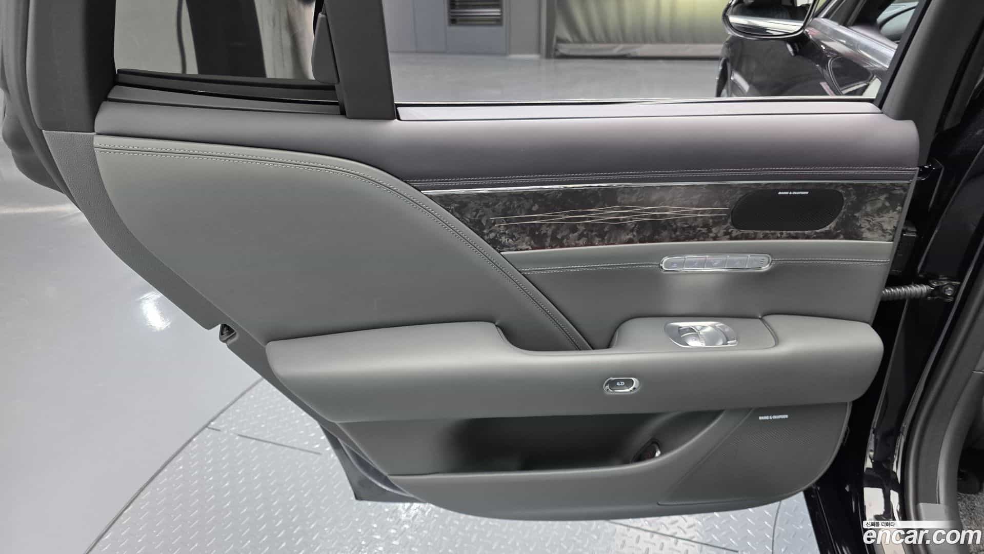 G90 Genesis 2023.2-INNER-035