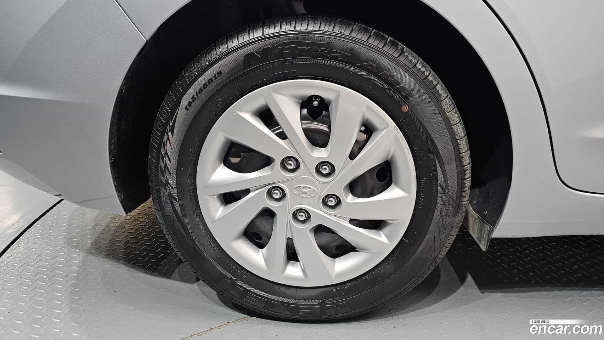 AVANTE Hyundai 2019.6-OUTER-005