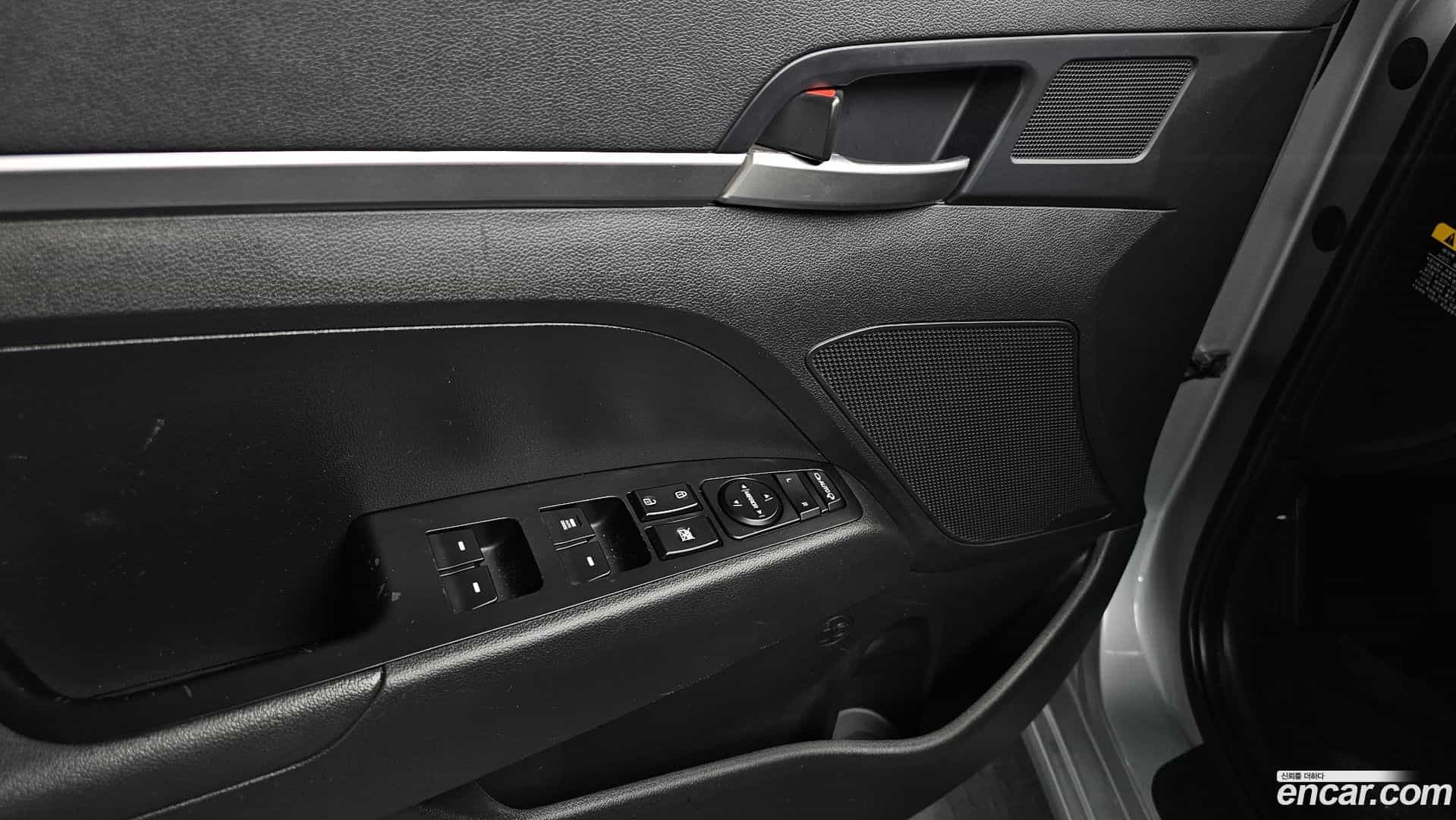AVANTE Hyundai 2019.6-OPTION-024