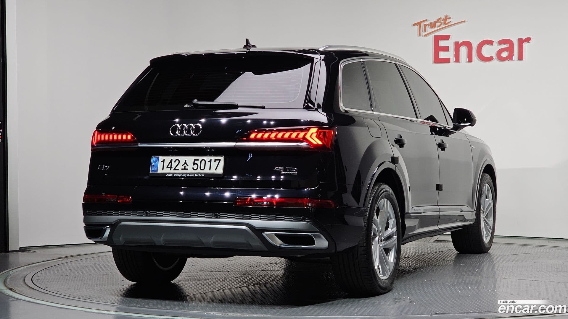 Main__Slider__Photo:Q7 Audi 2020.6-1