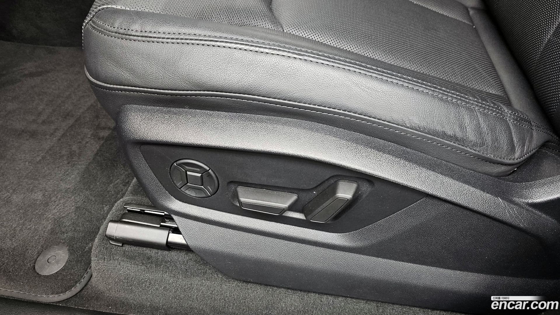 Main__Slider__Photo:Q7 Audi 2020.6-30