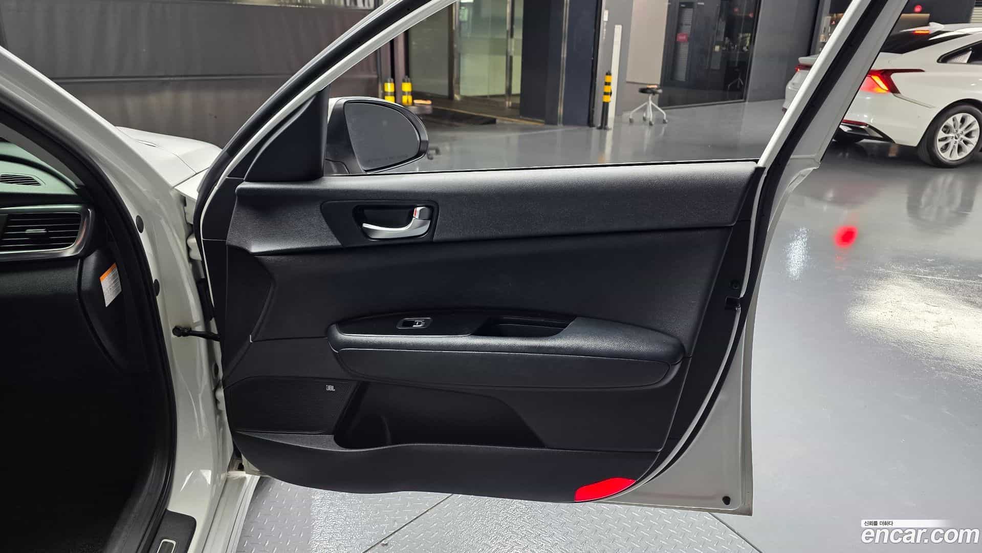 K5 Kia 2016.0-INNER-034