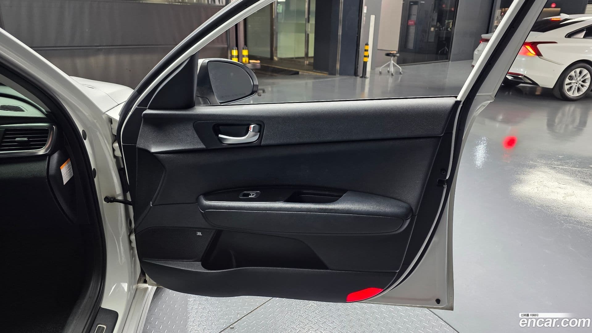 Main__Slider__Photo:K5 Kia 2016.0-23