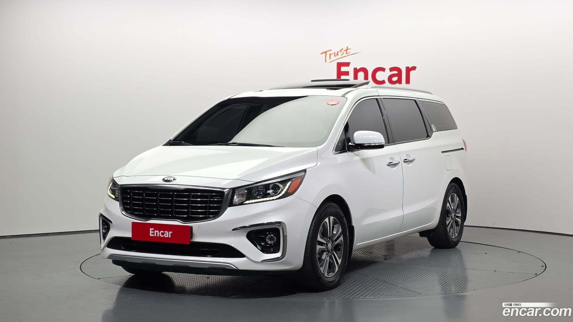 Main__Slider__Photo:Canival Kia 2018.8-0