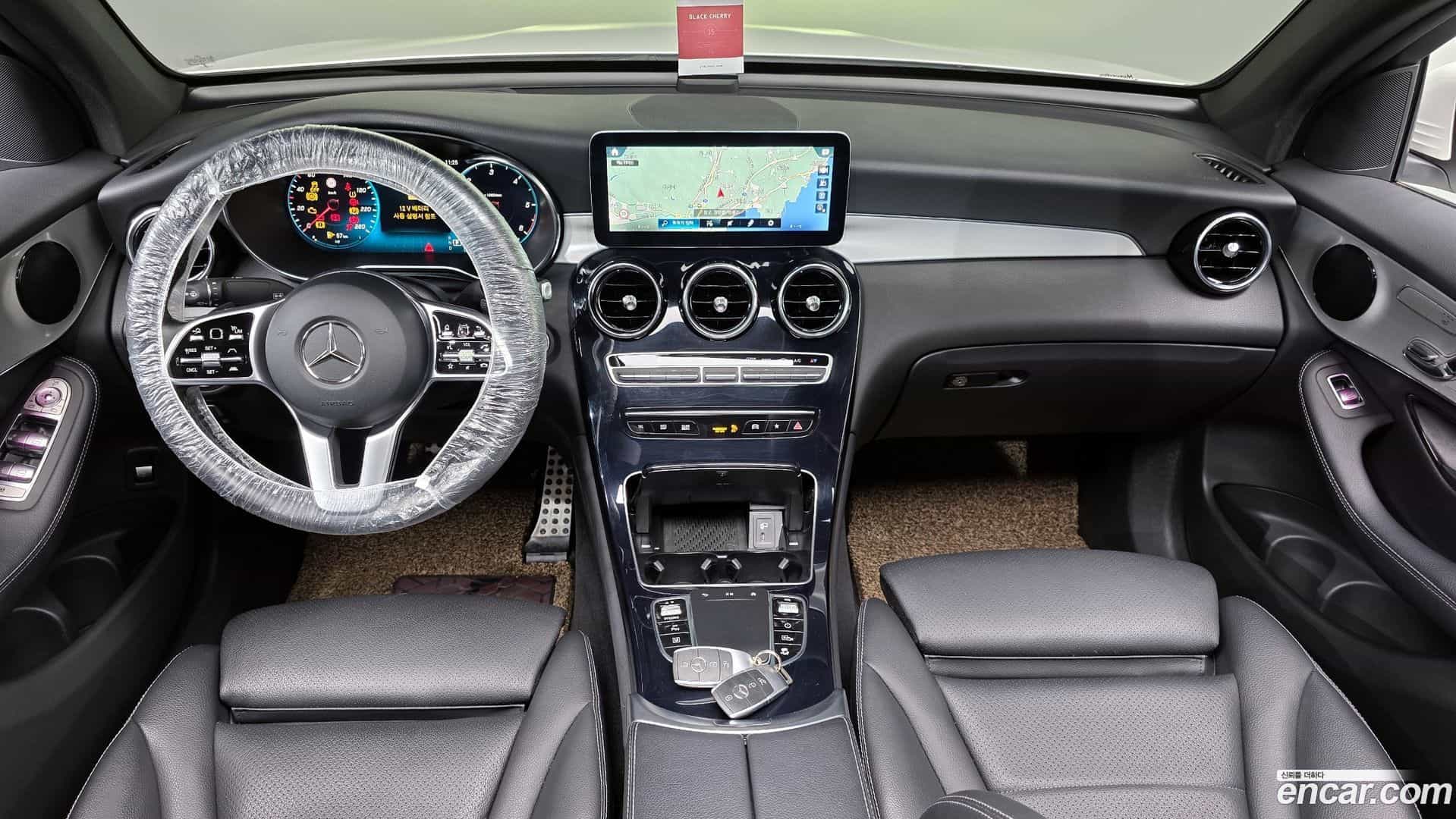 GLC-Class Mercedes-Benz 2021.2-INNER-007