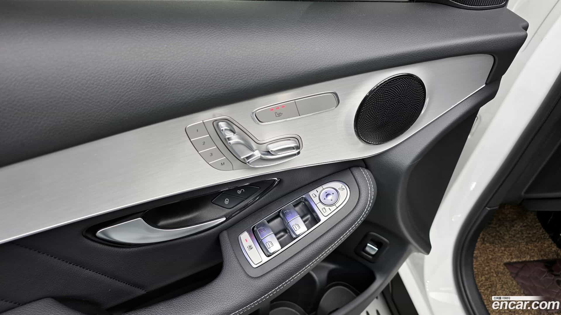 GLC-Class Mercedes-Benz 2021.2-OPTION-024