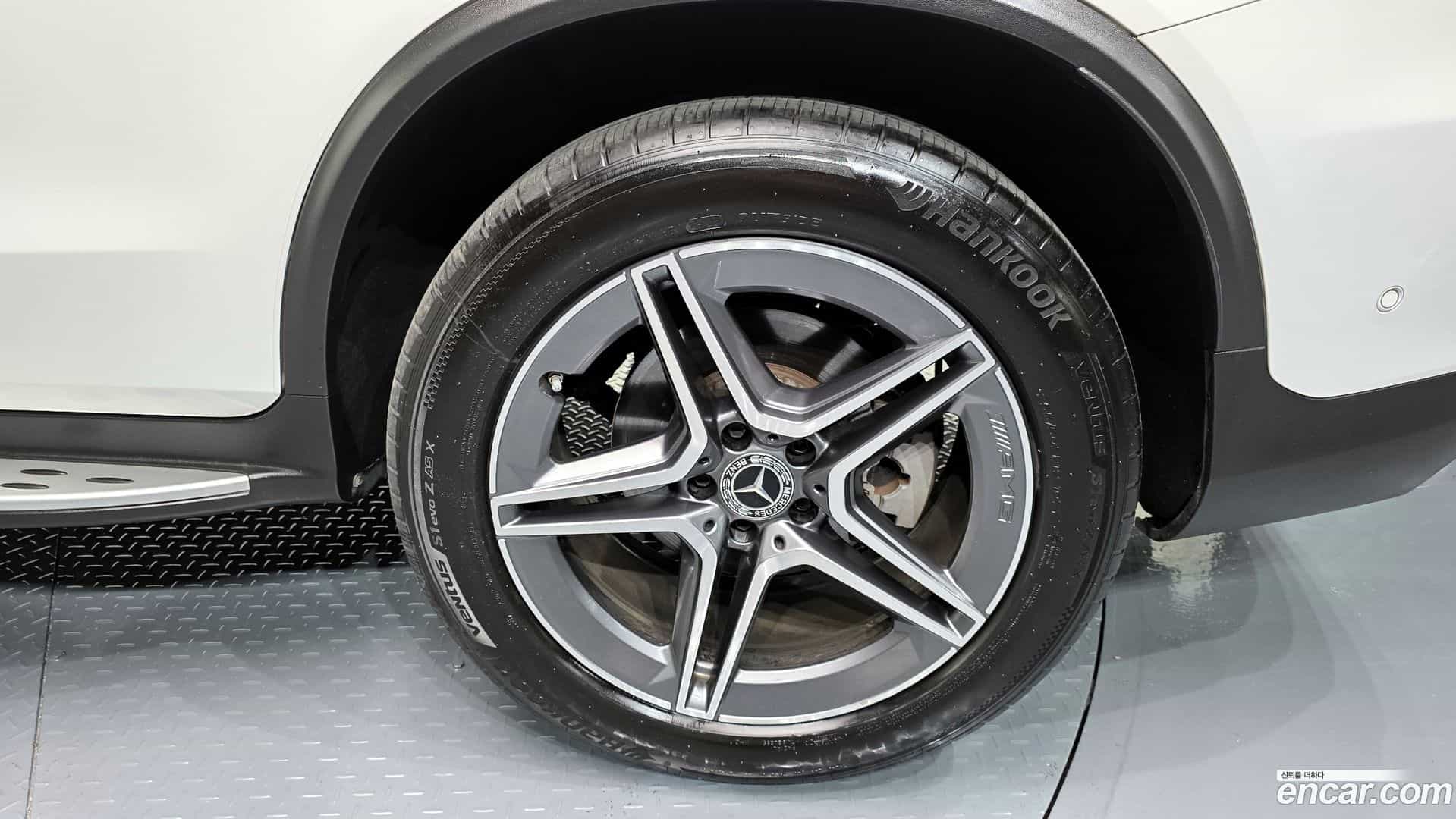 GLC-Class Mercedes-Benz 2021.2-OUTER-031
