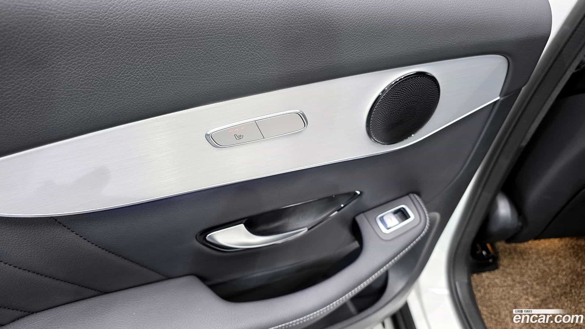 GLC-Class Mercedes-Benz 2021.2-OPTION-042