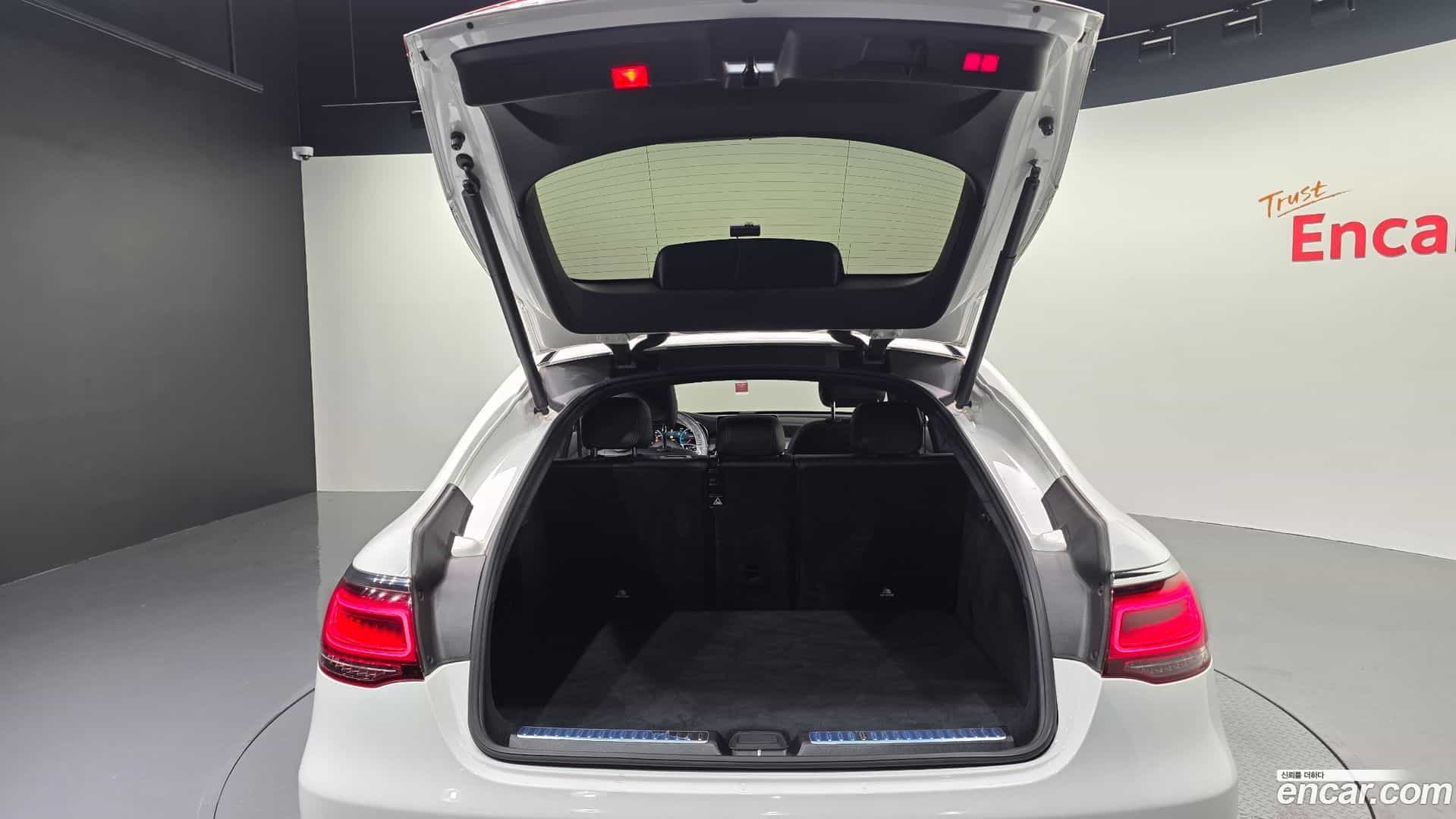GLC-Class Mercedes-Benz 2021.2-OPTION-047