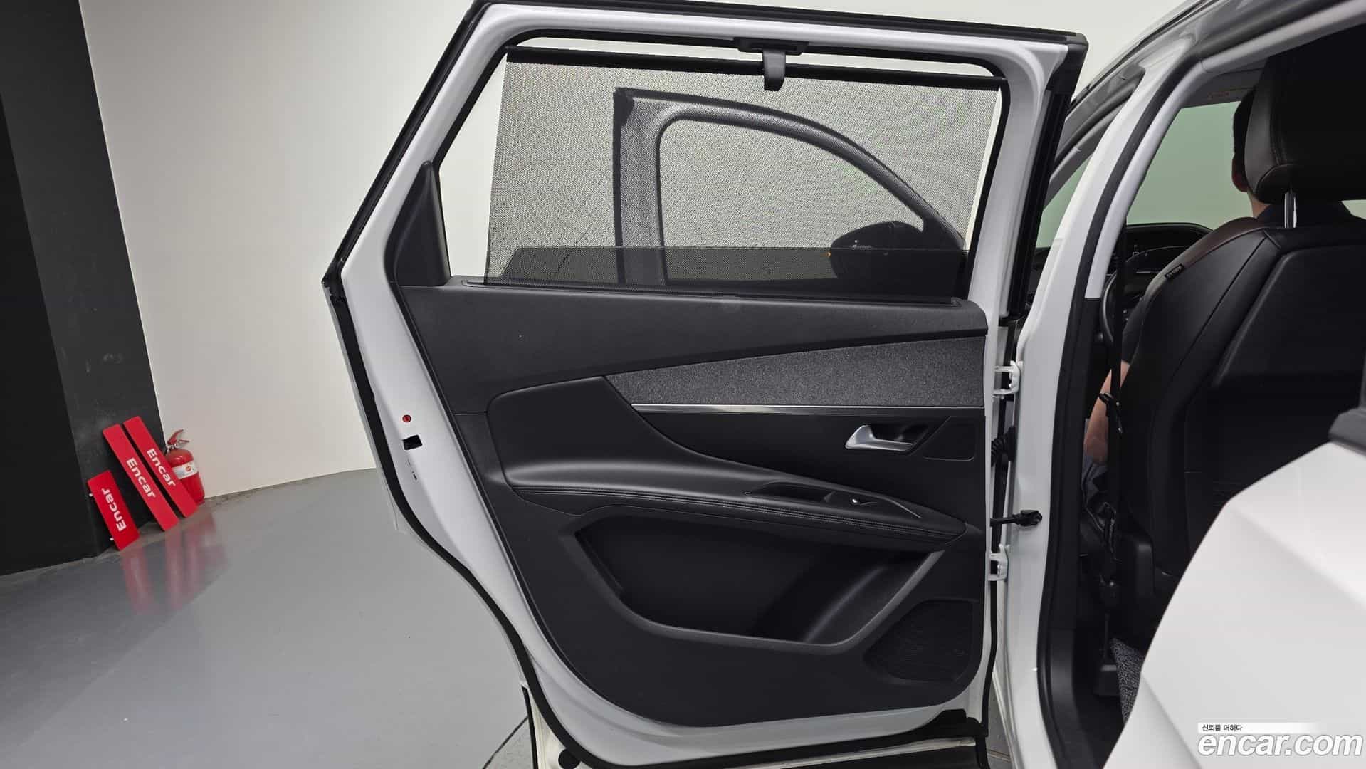 5008 Peugeot 2018.2-INNER-035
