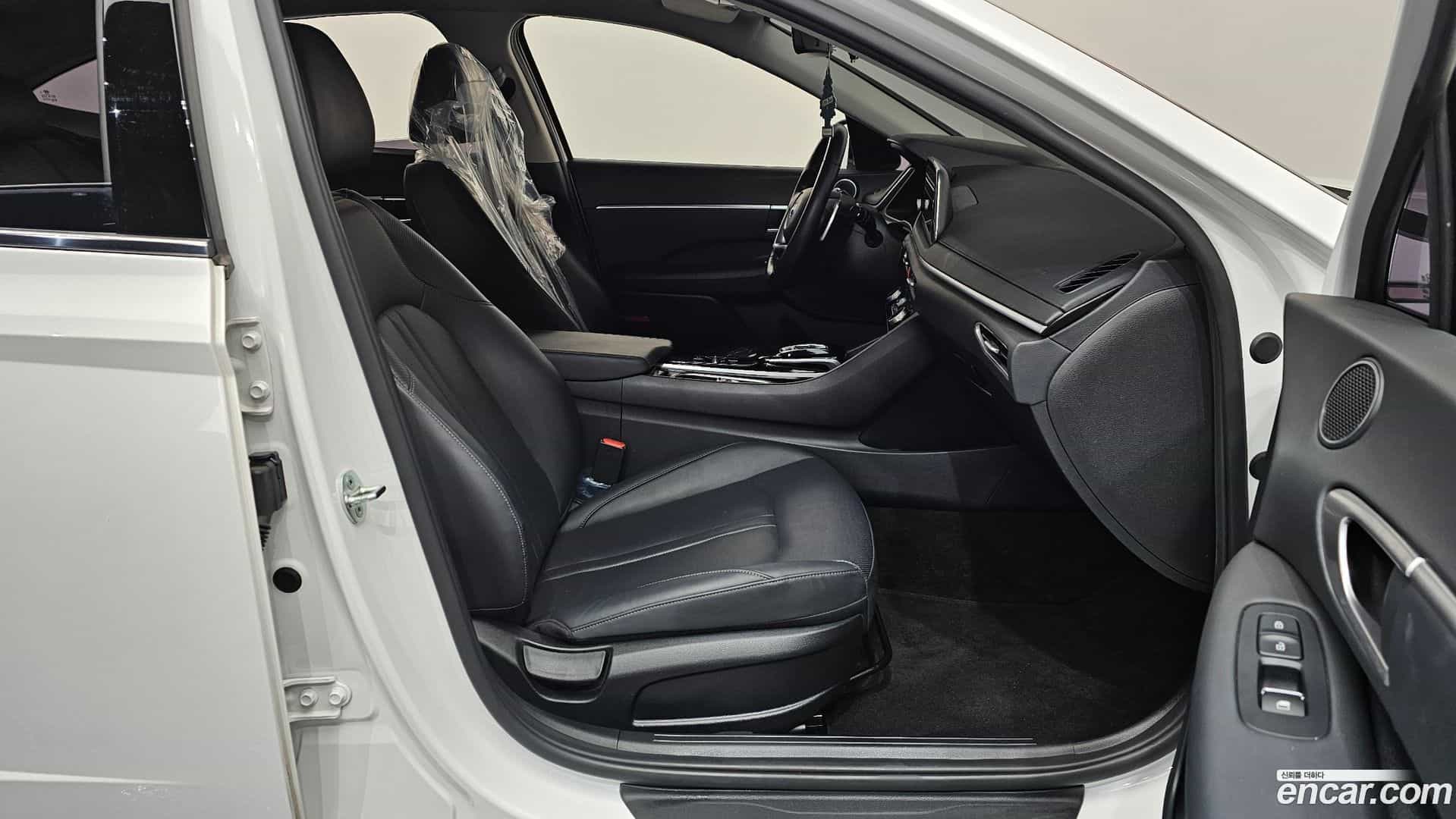 Sonata Hyundai 2022.2-INNER-036