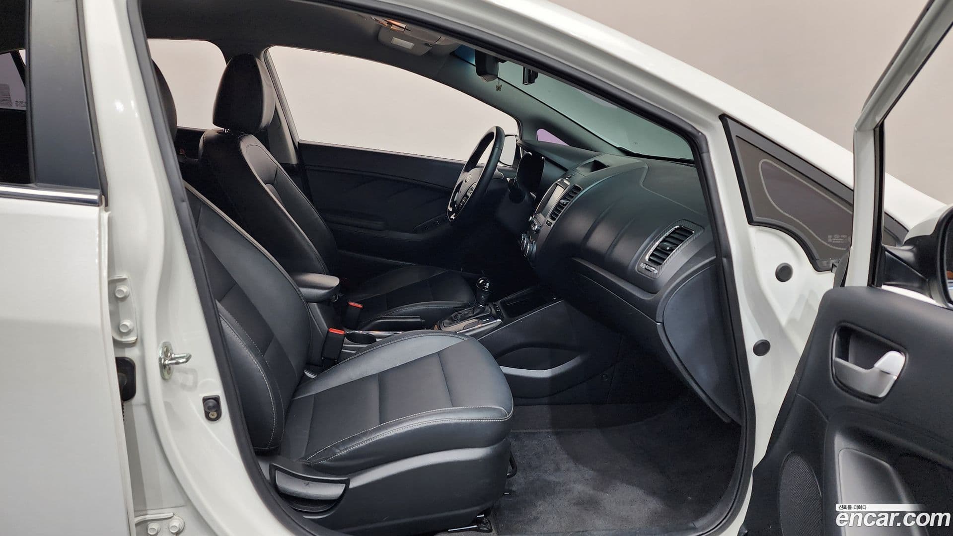 Main__Slider__Photo:K3 Kia 2018.2-25