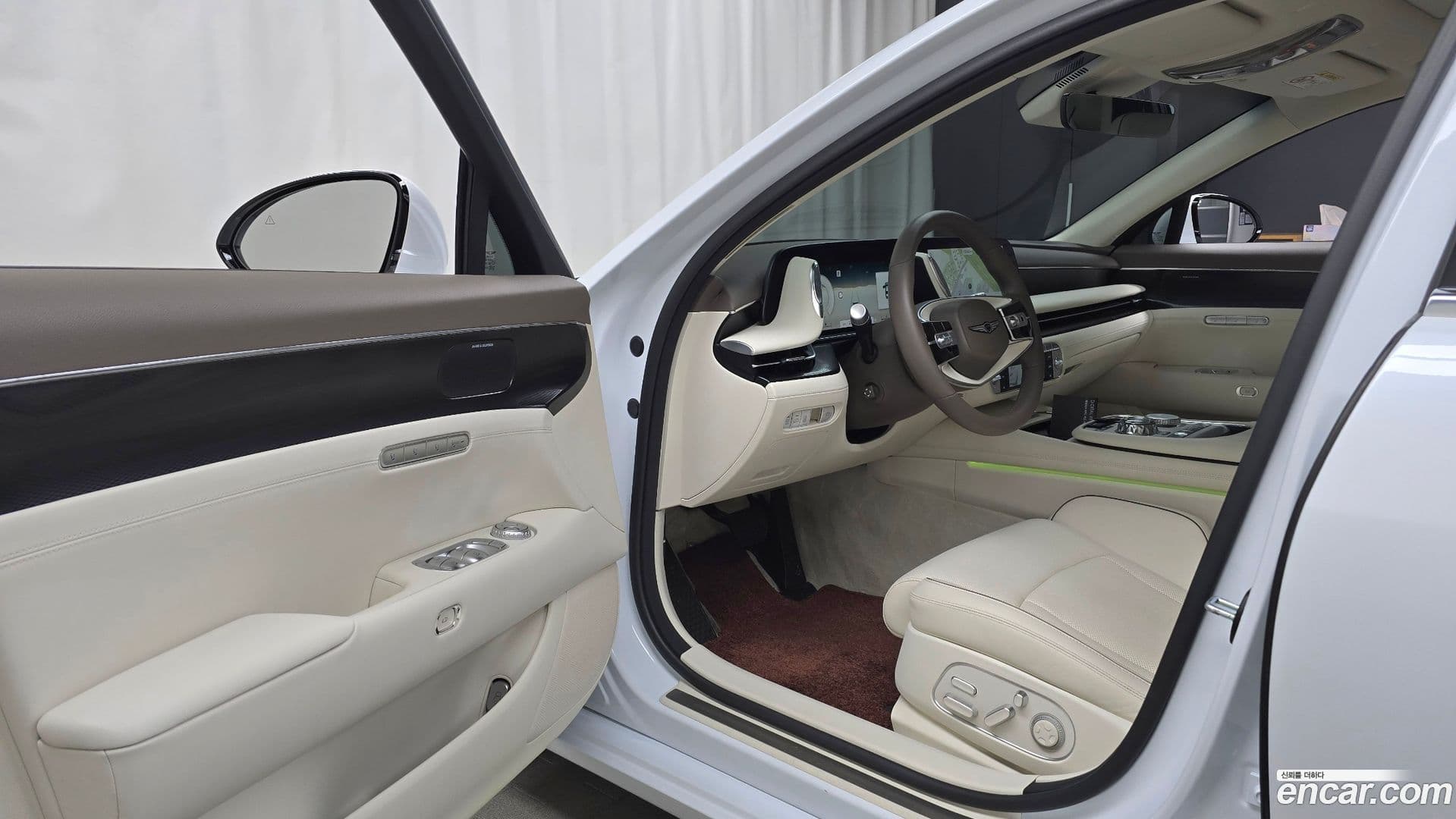 Main__Slider__Photo:G90 Genesis 2022.11-9