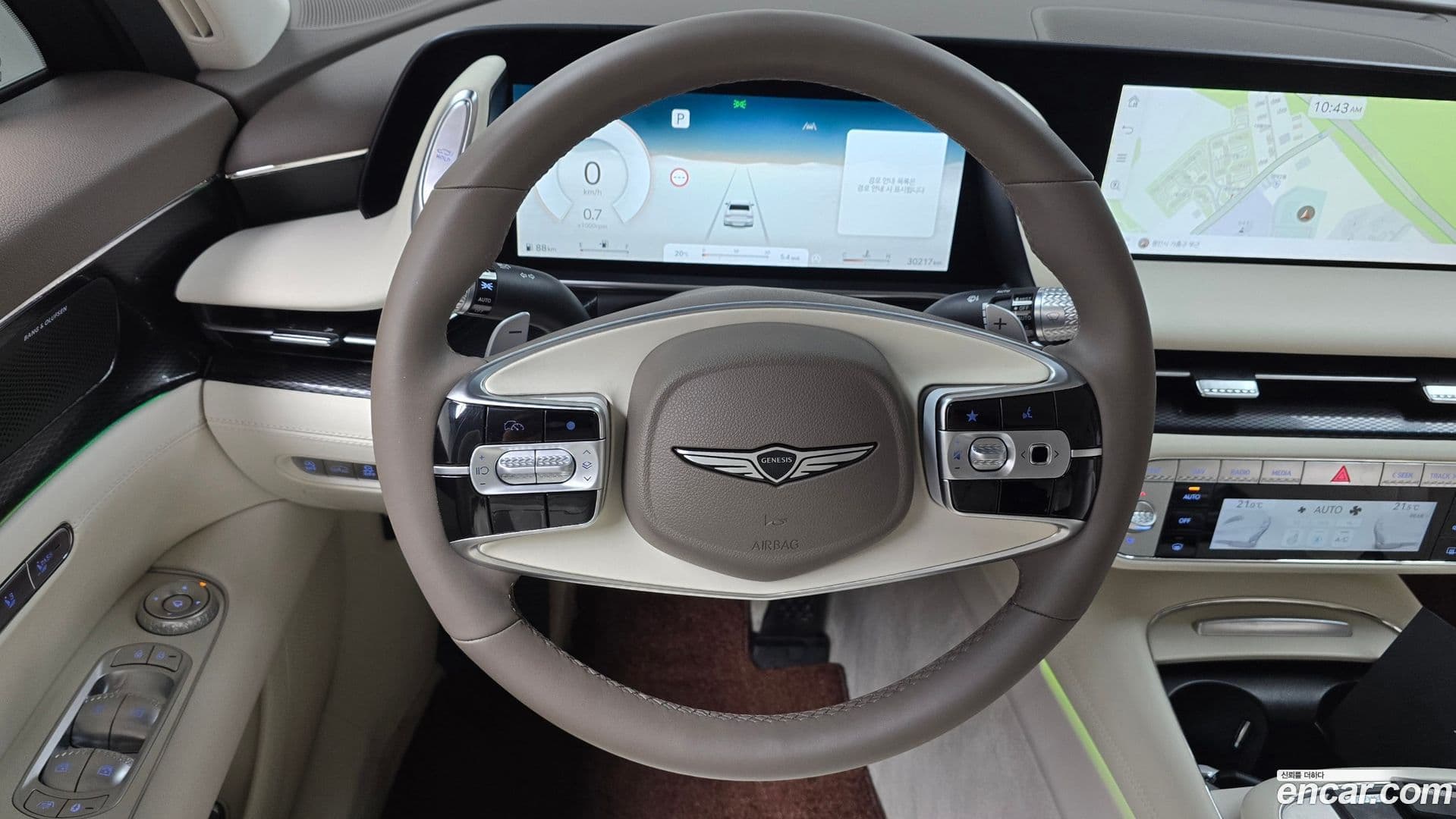 Main__Slider__Photo:G90 Genesis 2022.11-11