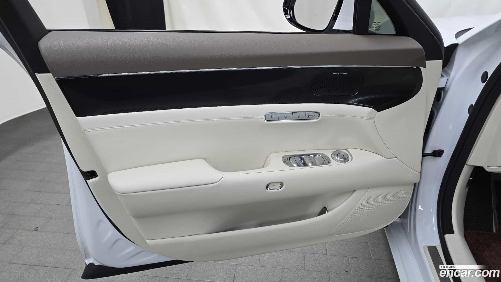 G90 Genesis 2022.11-INNER-034
