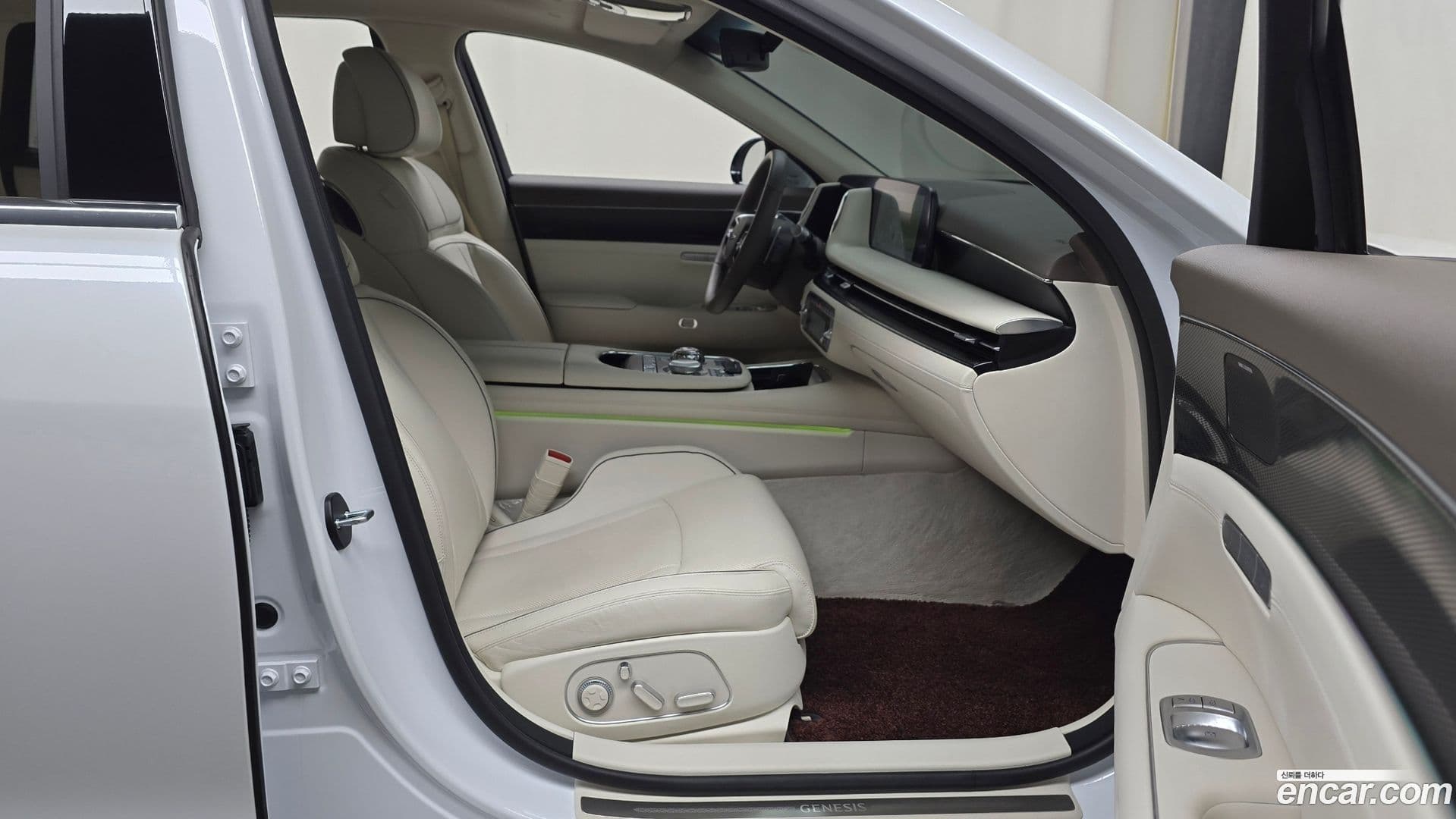 Main__Slider__Photo:G90 Genesis 2022.11-25