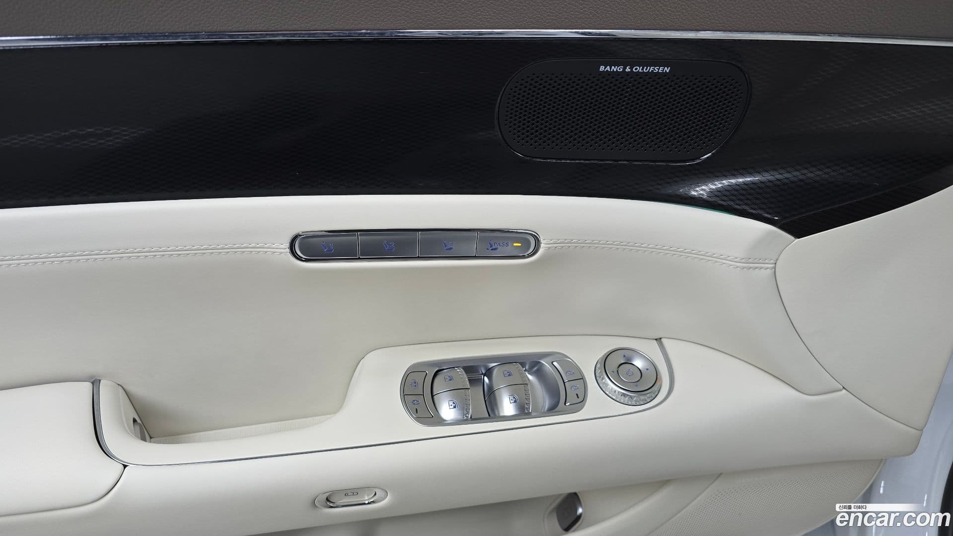 Main__Slider__Photo:G90 Genesis 2022.11-31