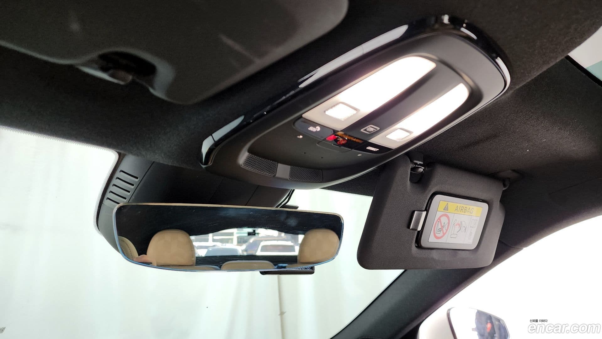 Main__Slider__Photo:Polestar 2 Polestar 2022.2-16