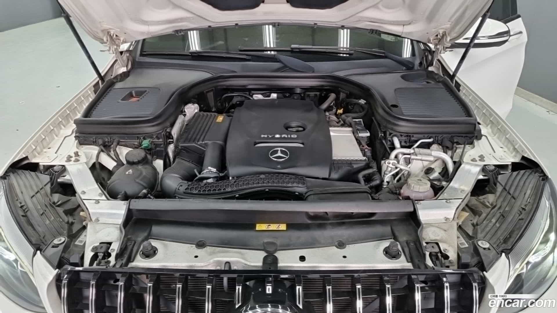 GLC-Class Mercedes-Benz 2018.11-INNER-007