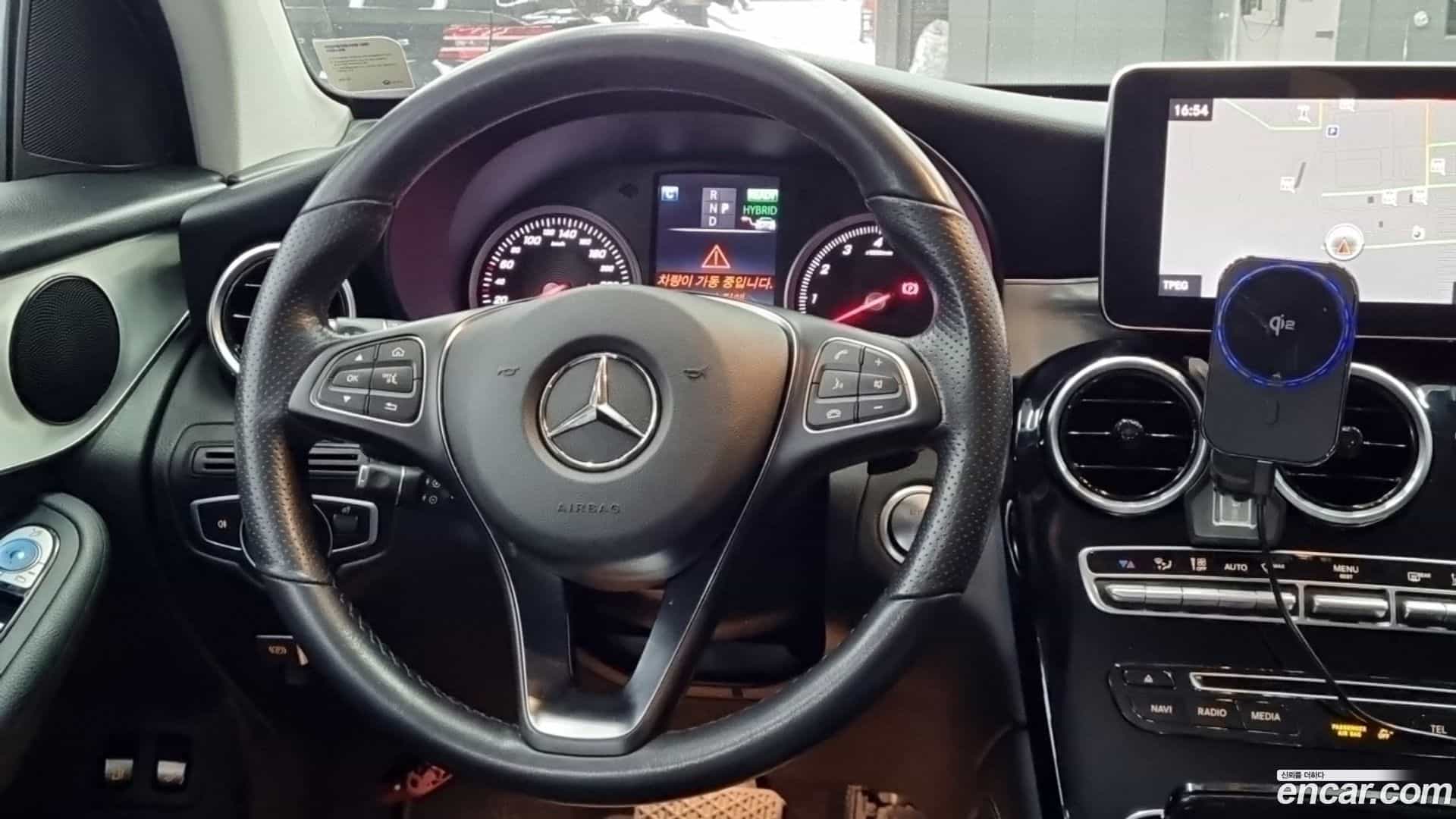GLC-Class Mercedes-Benz 2018.11-INNER-008