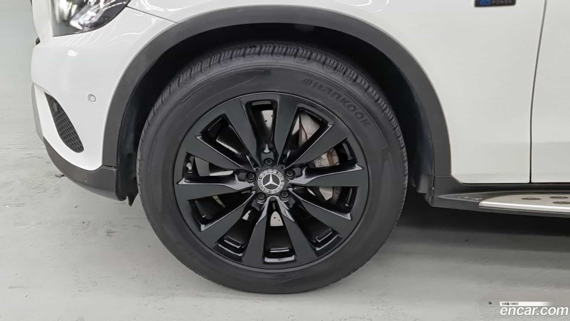 GLC-Class Mercedes-Benz 2018.11-OPTION-021