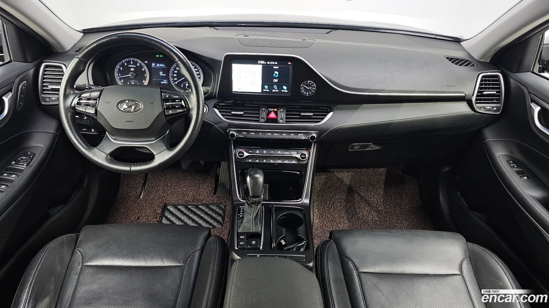 Main__Slider__Photo:Grandeur Hyundai 2019.0-6