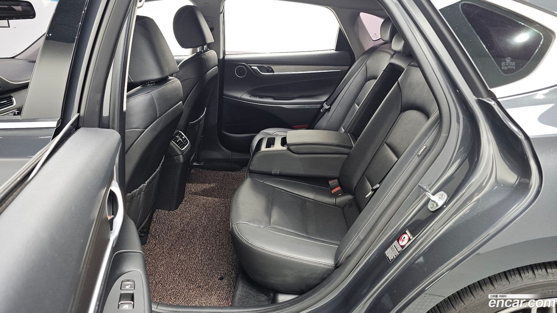 Main__Slider__Photo:Grandeur Hyundai 2019.0-11
