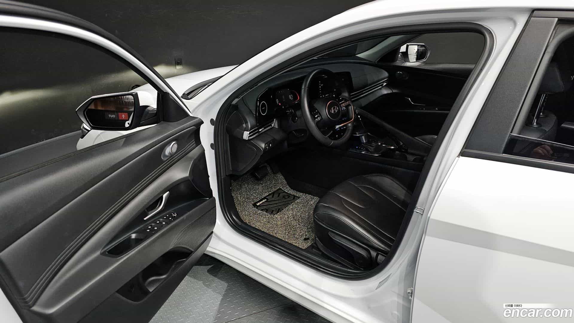 AVANTE Hyundai 2023.10-INNER-010