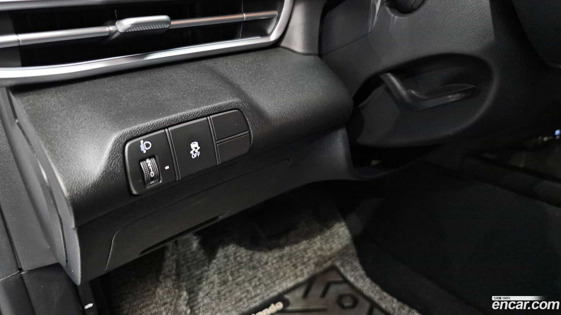 AVANTE Hyundai 2023.10-OPTION-021