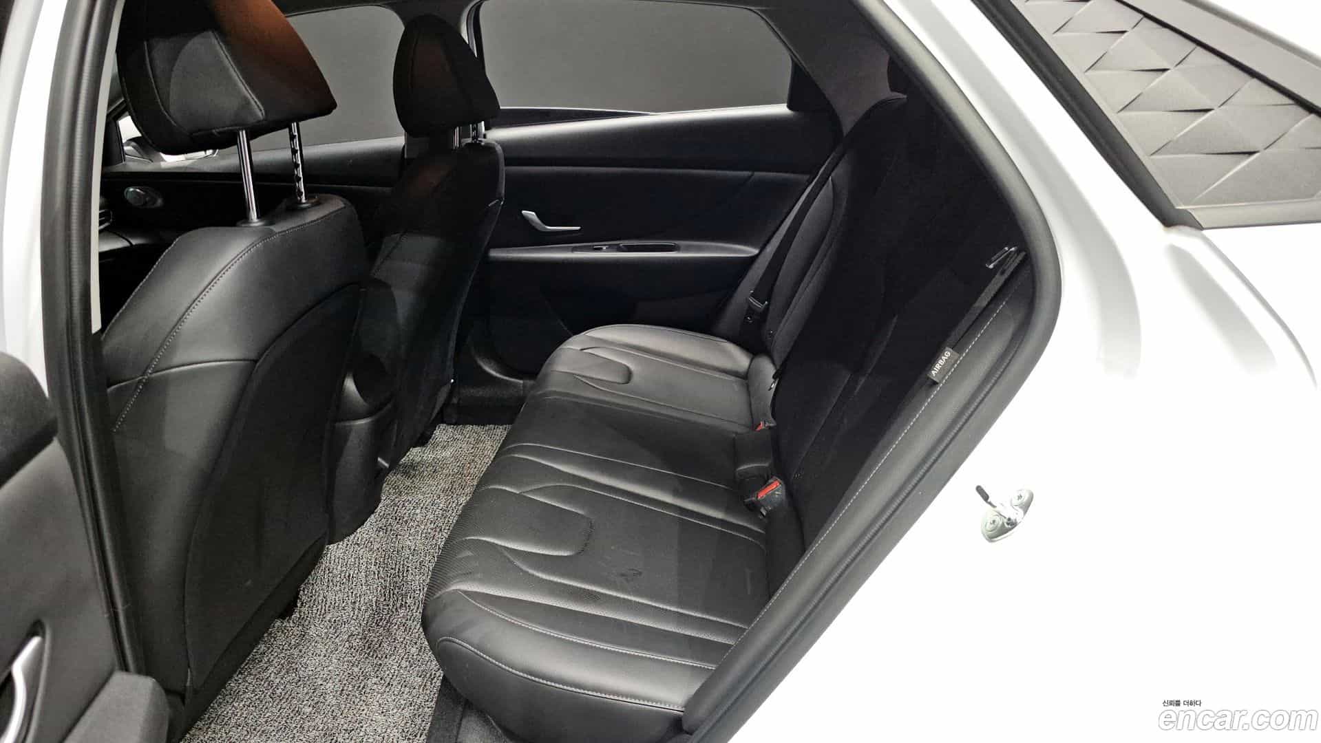 AVANTE Hyundai 2023.10-INNER-036