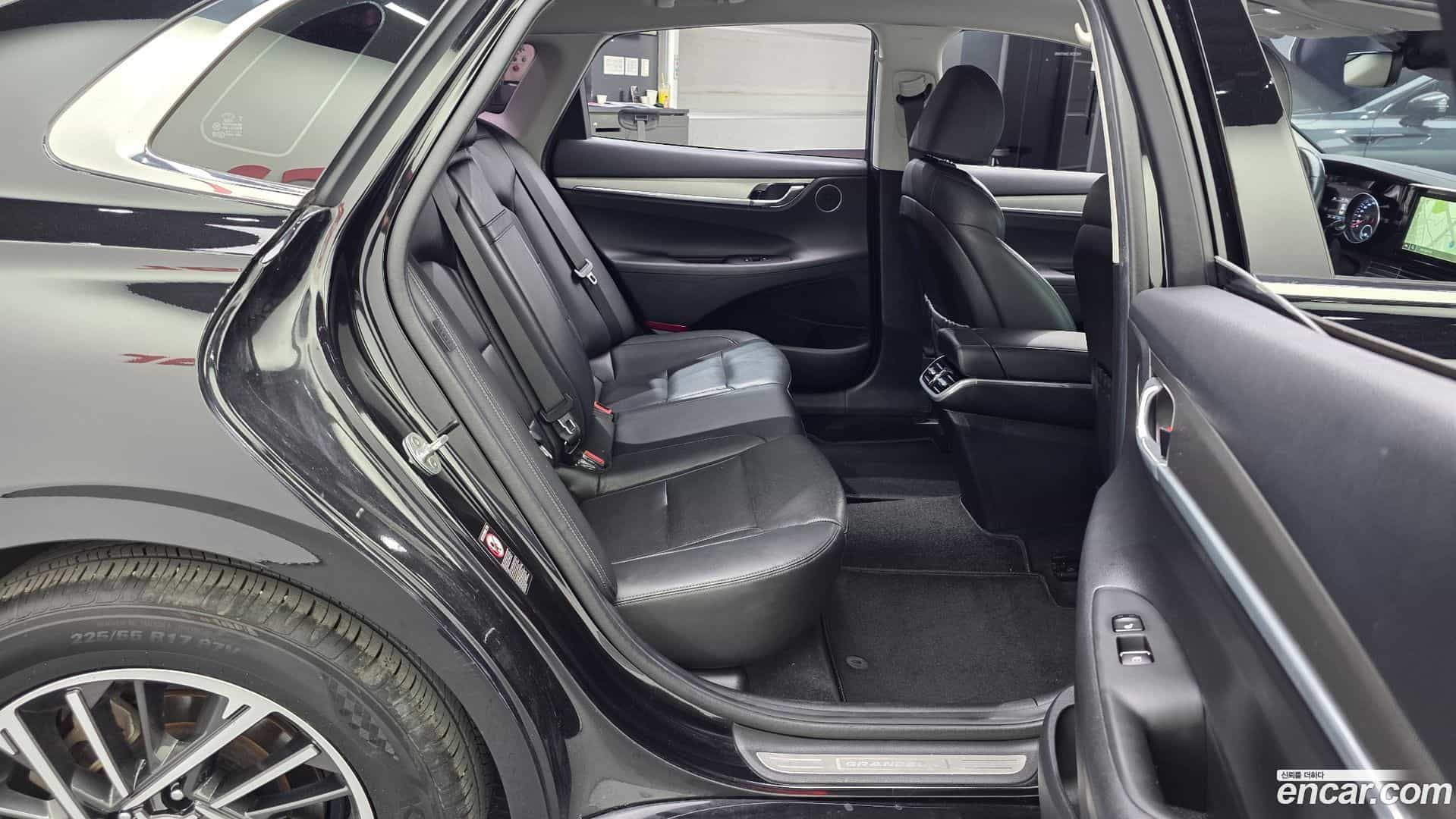 Grandeur Hyundai 2020.3-OPTION-015