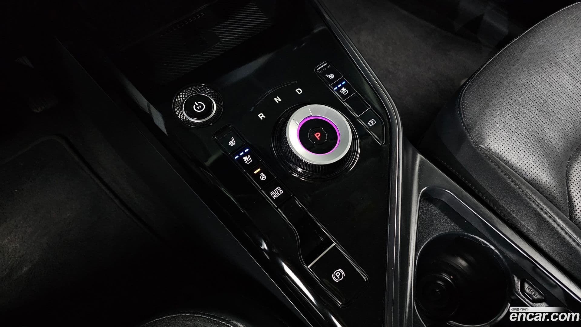 Main__Slider__Photo:Niro Kia 2022.6-8