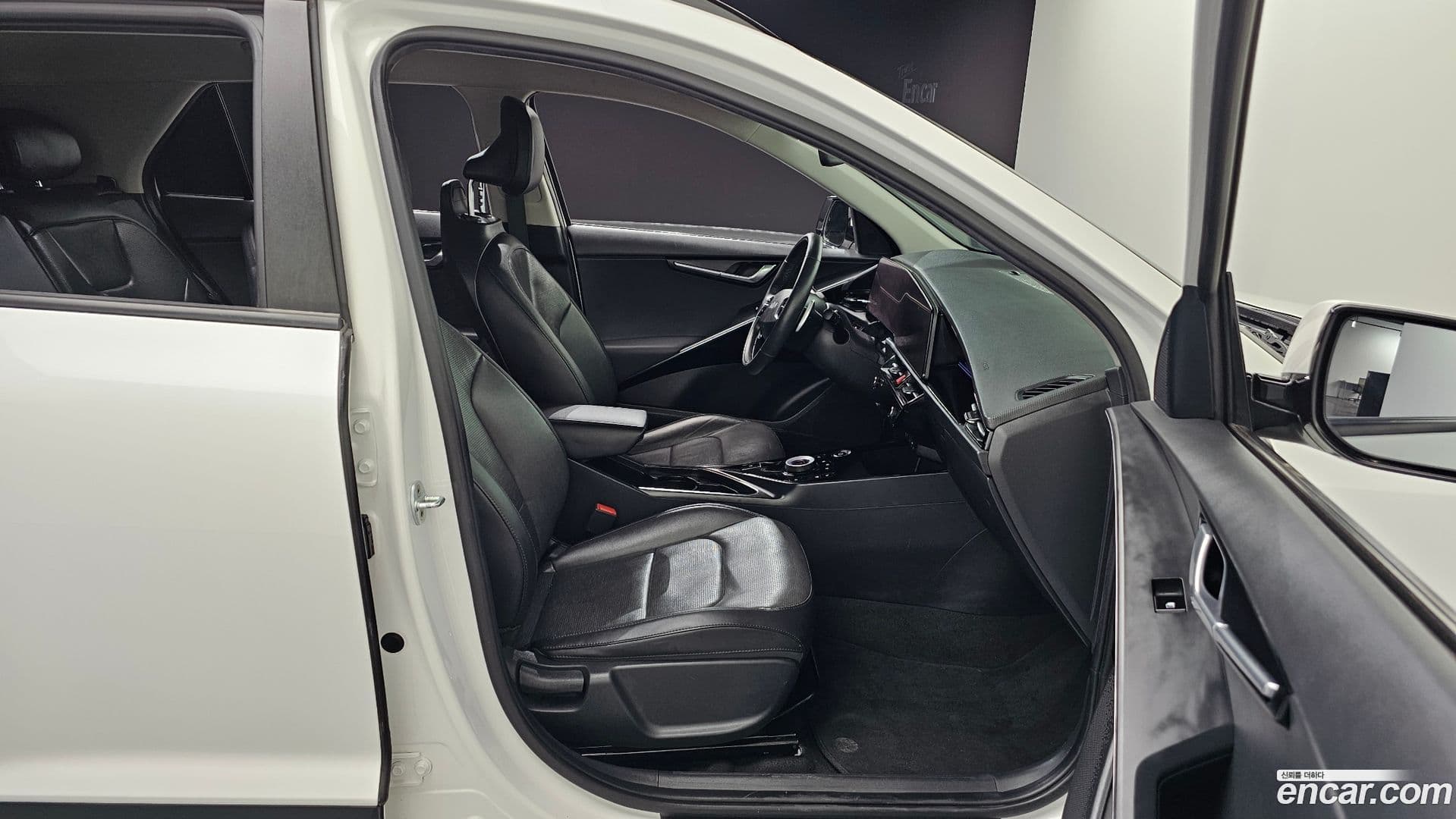 Main__Slider__Photo:Niro Kia 2022.6-25